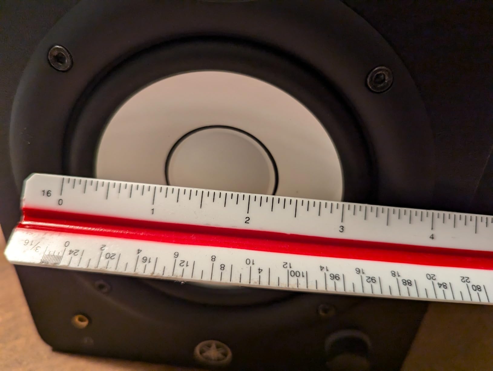 Yamaha HS4 Powered Studio Monitor in White, Pair (HS4 W) customer photo 2