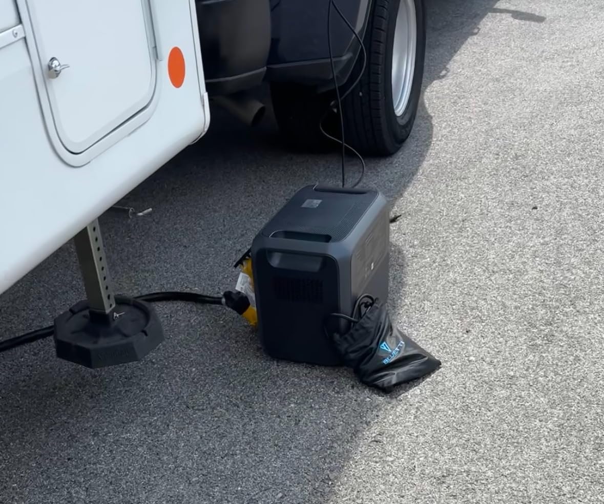 BLUETTI AC200L Portable Power Station 2048Wh 2400W LiFePO4 Battery | 3600W Power Lifting, Expandable to 8192Wh, 30A RV Output, Solar Generator for Camping, RV, Home Use, Emergency customer photo 1