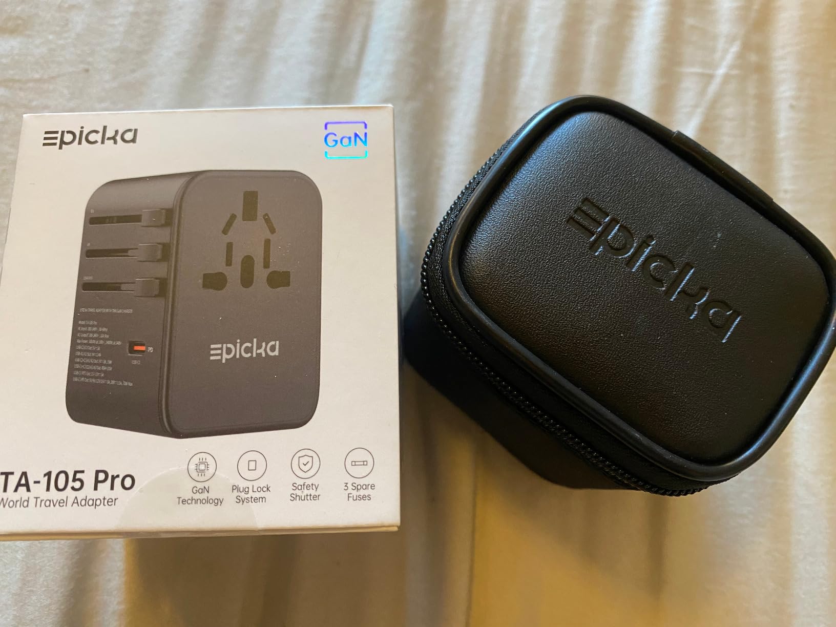 Epicka 70W GaN PD Universal Travel Adapter, 3USB-C/2USB-A customer photo 1