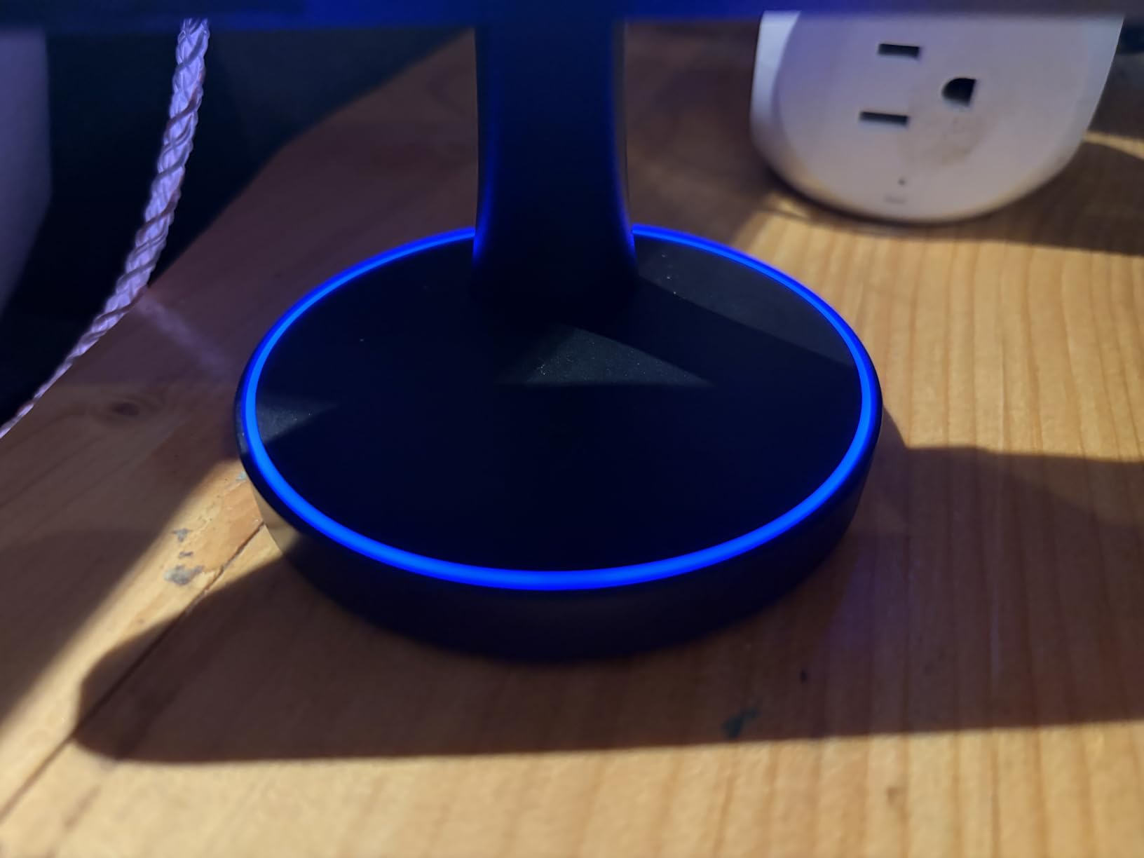 Magnetic Wireless Charger Stand 15W Fast Mag-Safe Charger for iPhone 17/17 pro/ 17 Air/ 17 pro max 16/15/14/13/12 Series Magnet Wireless Charging Station/Pad with Sleep-Friendly Light for AirPods customer photo 1