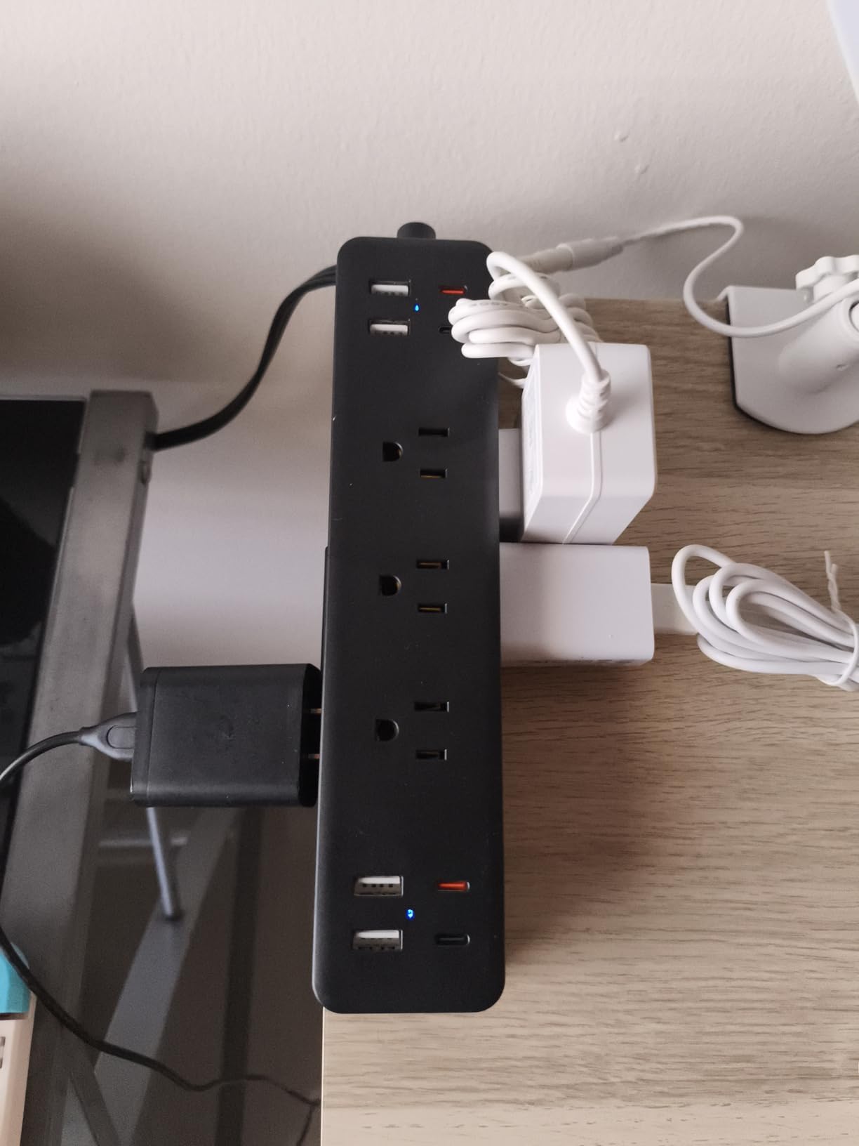 Desk Clamp Power Strip 10FT, 40W Total Fast Charging Station | 9 AC Outlets 8 USB Ports (4 USB C), 2 PD20W USB C Ports, Flat Plug Extension Cord, Desk Edge Mount, Fit 1.7