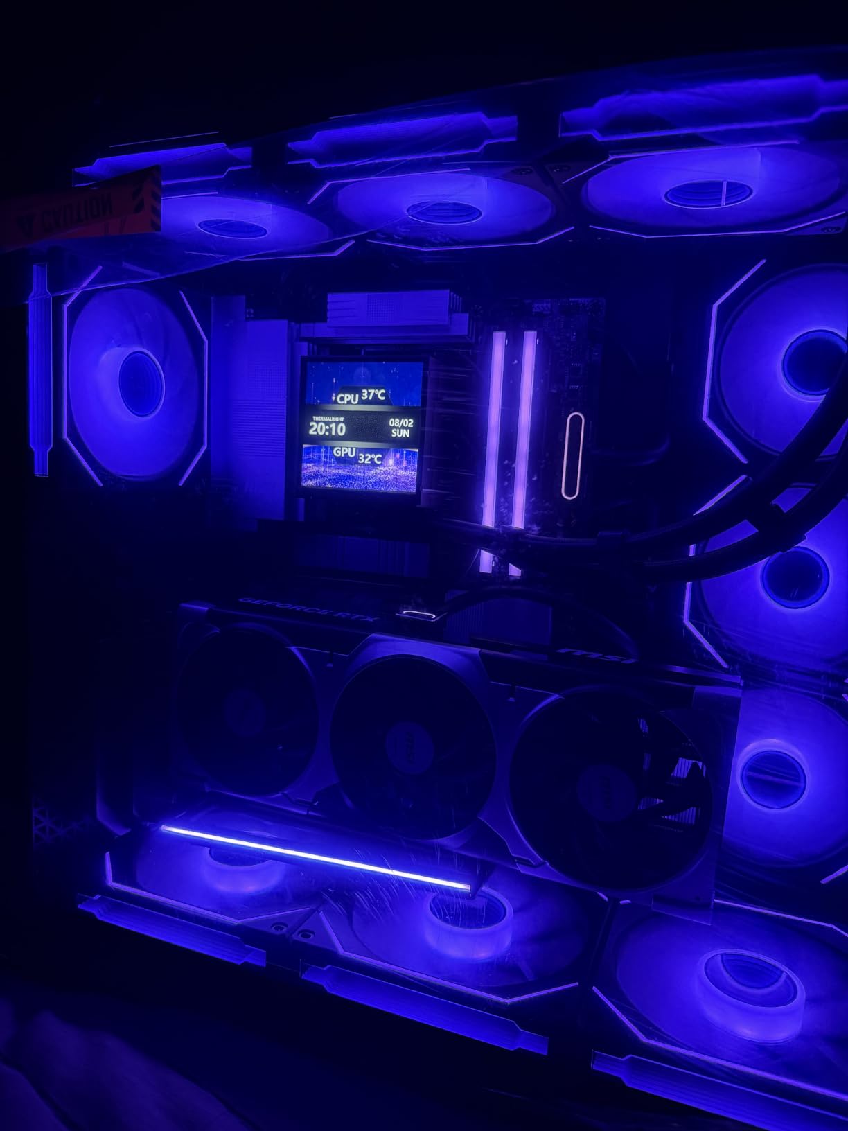 Antec C8 Full-Tower E-ATX PC Case, Dual-Chamber, No Fans, Black customer photo 1
