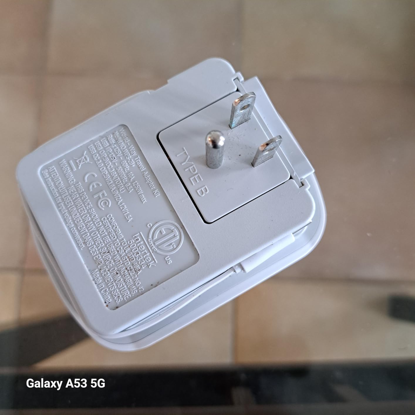 Ceptics Voltage Converter, 200W + 2000W, 4 USB Ports, 6 SWadAPt Plugs customer photo 2
