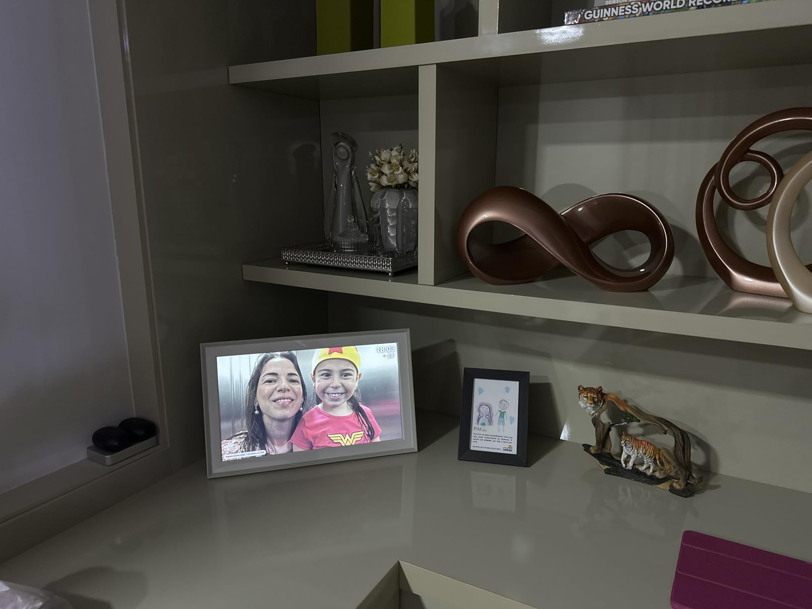 Frameo 15.6'' Digital Photo Frame WiFi Large Display | 1920*1080 IPS FHD Touch Screen, Wall-Mountable, Electronic Photo Frame Slideshow, Share Video, Birthday Gifts for Mom, Women customer photo 2