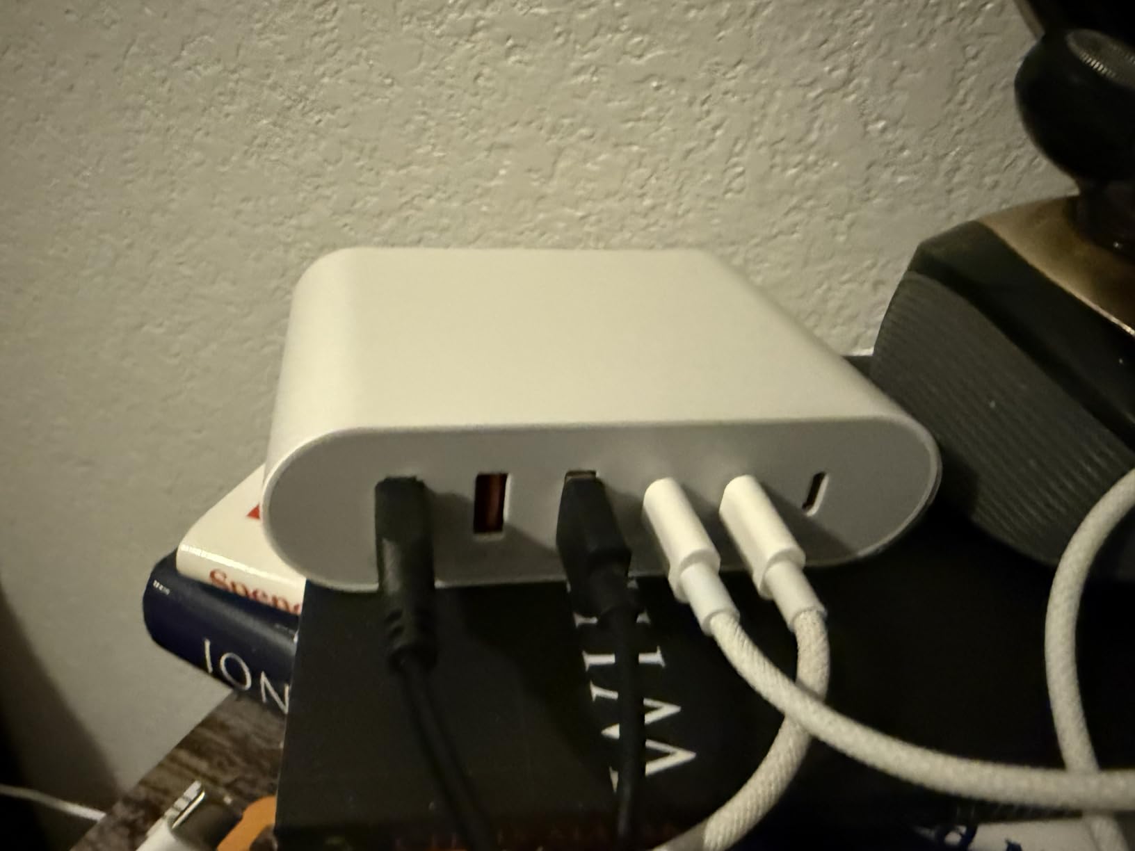 100W USB C Fast Charger Block Compact GaN 6 Port PD USB C and QC USB A Wall Charger Type C Charging Station Hub Adapter Plug Cube Brick for iPhone 17 16 15 14 Pro Max iPad Pro Air Samsung Pixel LG customer photo 1