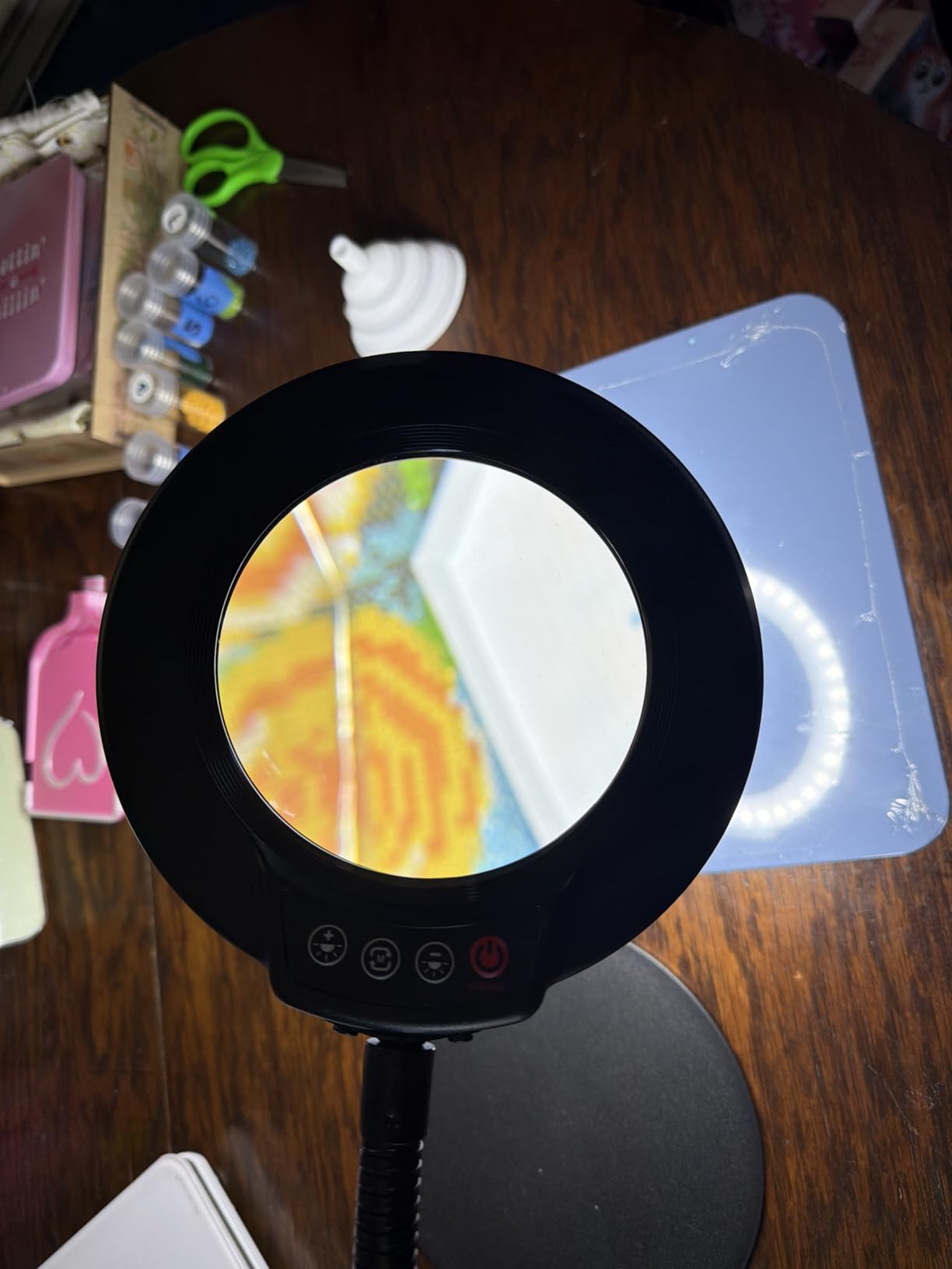 10X Magnifying Glass with Light and Stand, 5 Color Modes Stepless Dimmable LED Lighted Desk Lamp, Hands Free Magnifier with Flexible Goose-Neck for Craft Hobby Painting Sewing Close Work customer photo 2