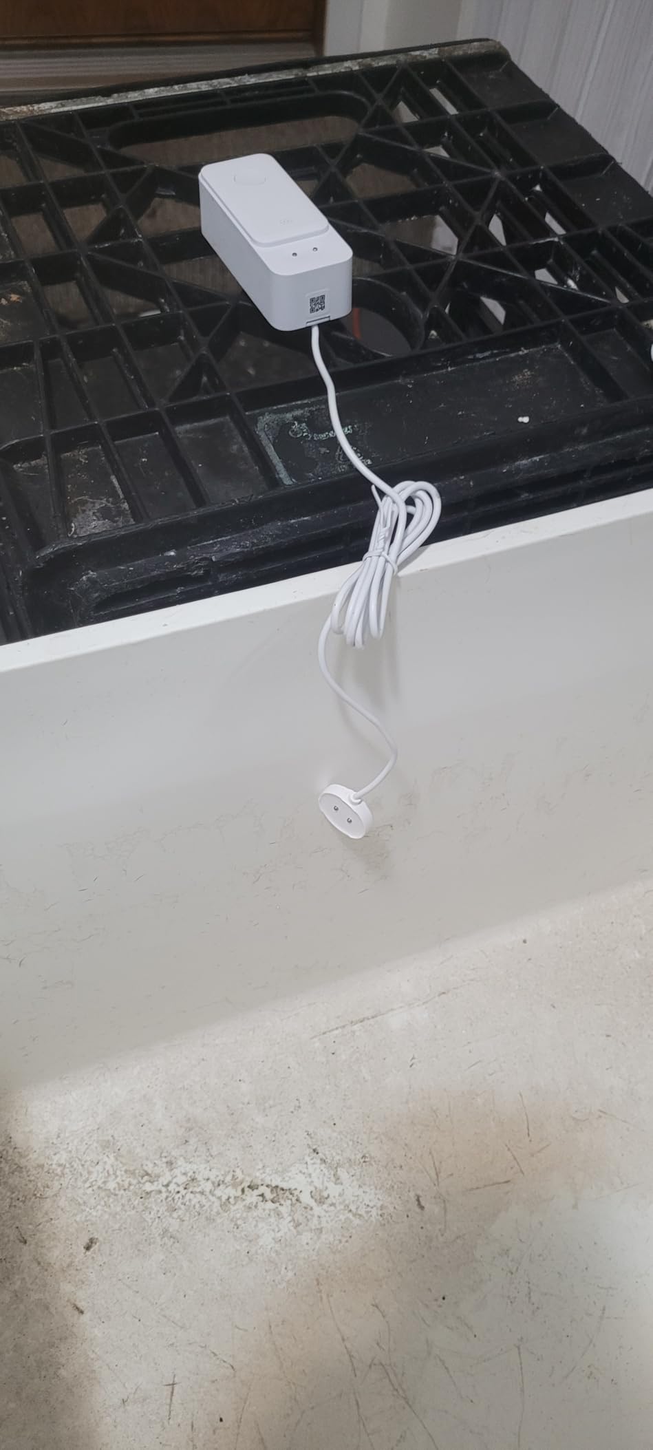 SwitchBot WiFi Water Leak Detector for Home, Water Leak Sensor, 1m Cable customer photo 1