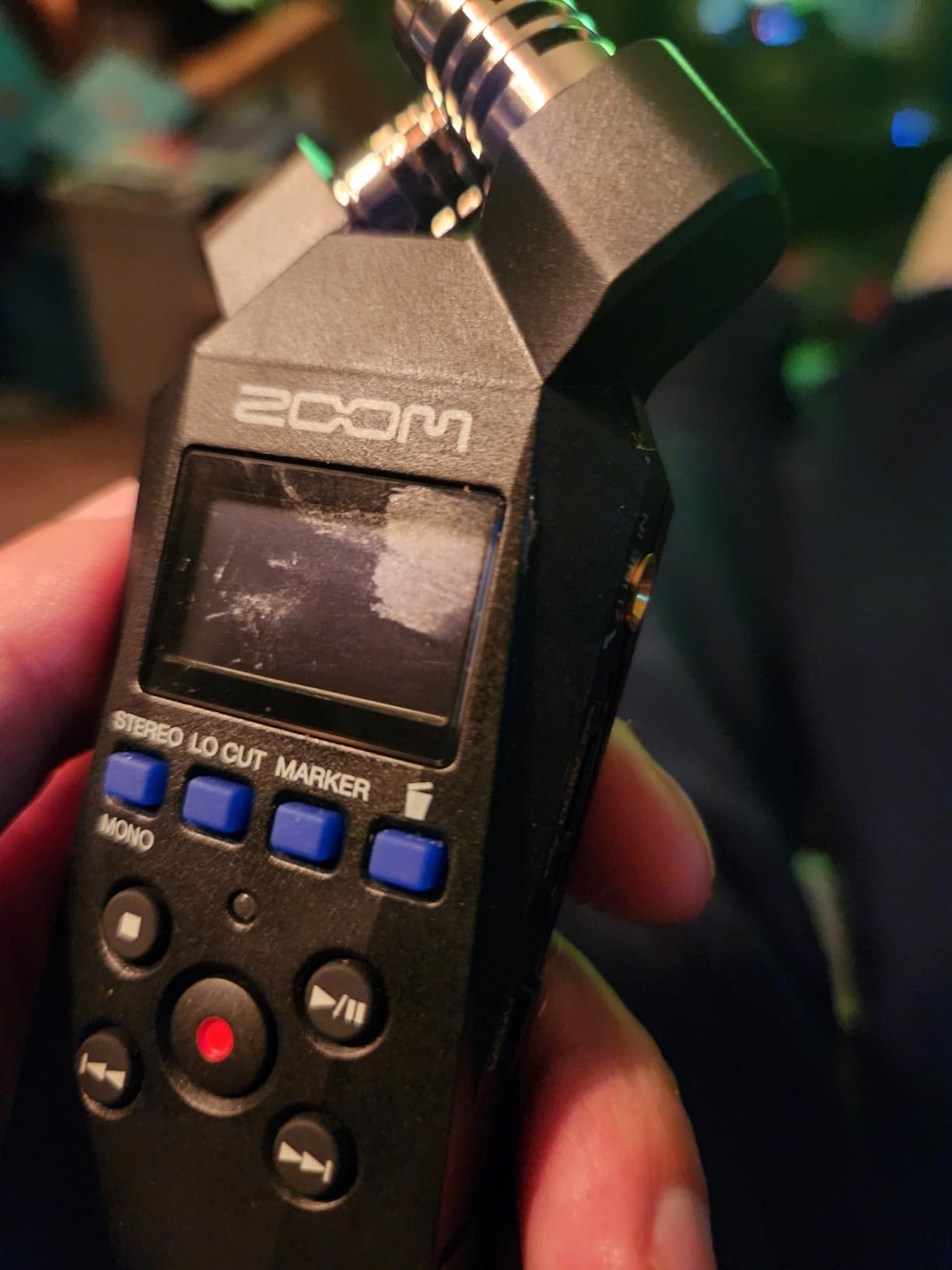 Zoom H1 Essential Recorder for Musicians, Podcasters & Content Creators customer photo 2