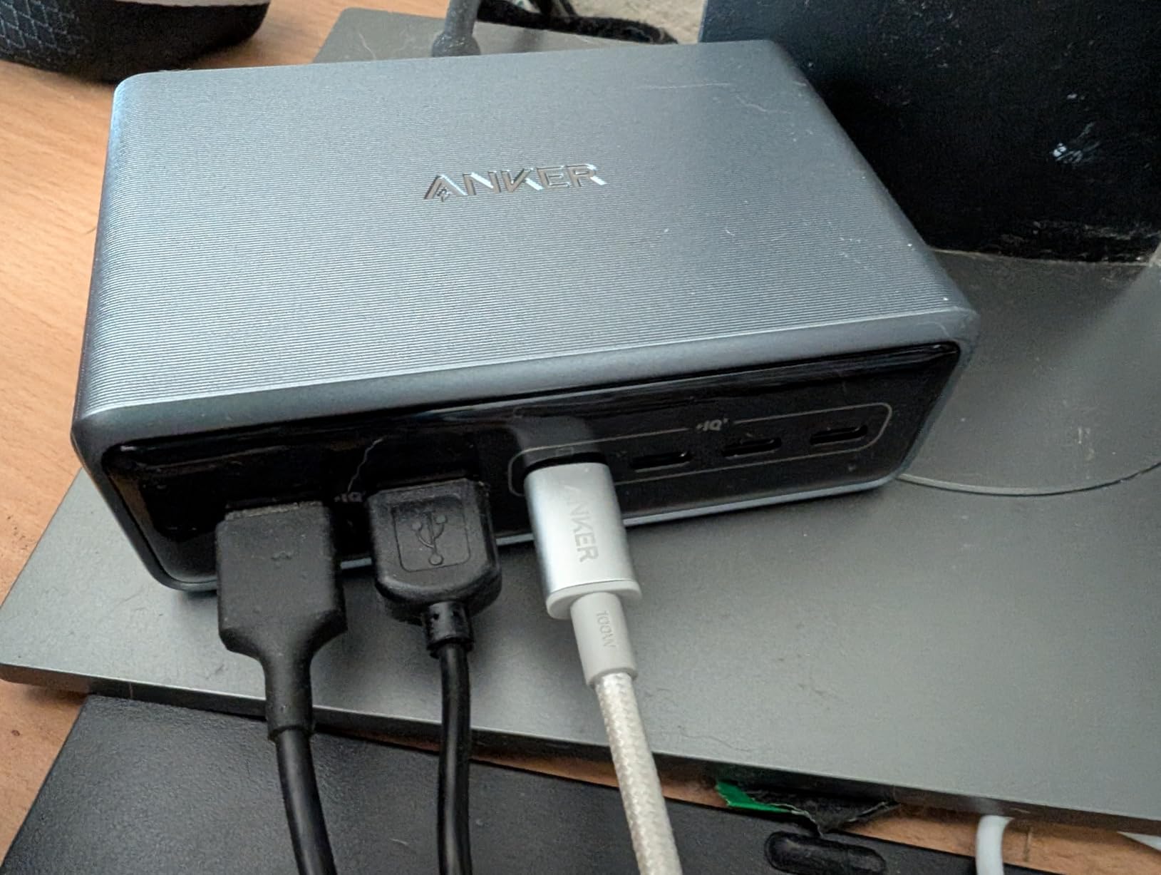 Anker Prime Charging Station, 200W 6-Port GaN Desktop Charger | Fast Charging USB C Charger for Multiple Devices, Compatible with iPhone, Galaxy, MacBook, Dell and More customer photo 2
