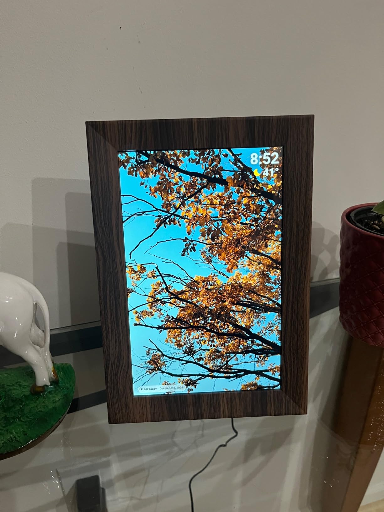 16 Inch Large Digital Picture Frame, Canupdog WiFi Digital Photo Frame with 1920 * 1080 IPS Touchscreen, 32GB Storage, Auto-Rotate, Wall Mountable, Easy Setup, Slideshow Photos and Videos customer photo 2