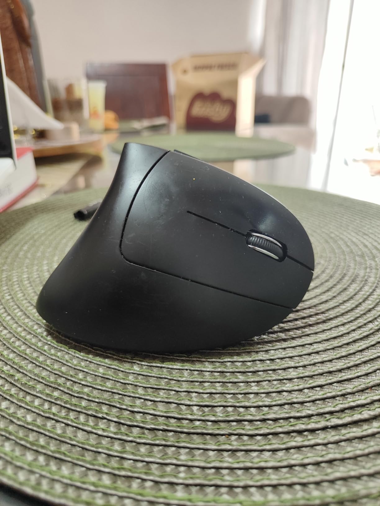 JYKEYMOUT Bluetooth and 2.4G (2-in-1) Rechargeable Wireless Mouse, Ergonomic Vertical Design, 1000/1200/1600 DPI, 6 Silent Buttons, for Laptop, Computer, PC, MacBook, Chromebook-Black customer photo 2