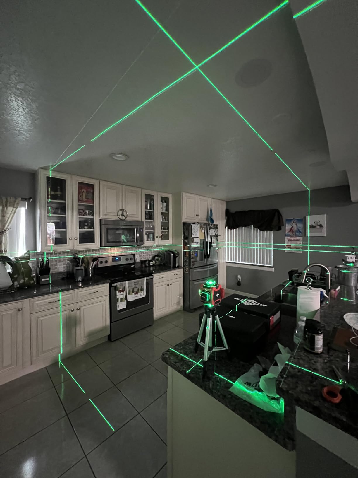 WEIDDW Laser Level 360° Green Cross Line Self Leveling Laser Measuring Tool customer photo 2