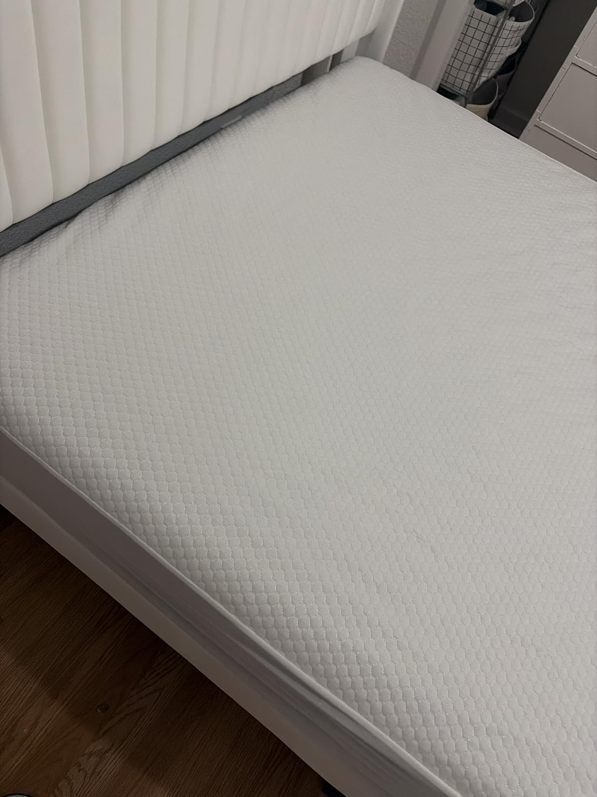 OhGeni Waterproof Mattress Protector,Twin Size Soft Bamboo Viscose Top Layer Pad,3D-Air Fabric Cooling Breathable Fitted Sheets, Washable Bed Cover for Kids Toddler Bedwetting Over 99 Count Hex Bumps customer photo 2