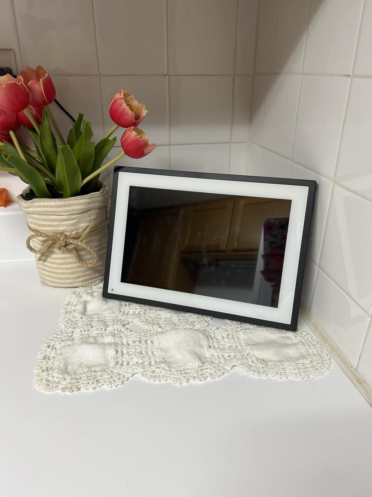 Dragon Touch 10.1'' WiFi Digital Picture Frame | 1280*800 HD IPS Touch Screen Digital Photo Frame Share Photos/Videos Instantly via Free App Best Gifts for Mom, Women customer photo 1