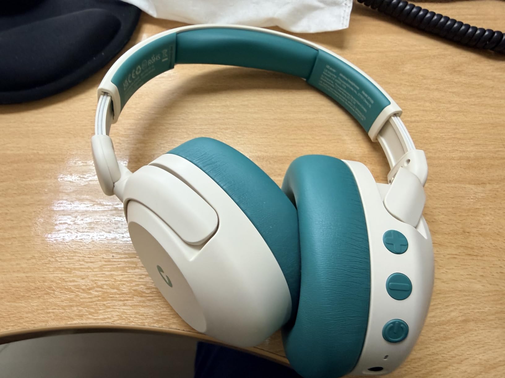 iClever BTH20 Active Noise Cancelling Headphones for Kids Toddler Travel customer photo 1