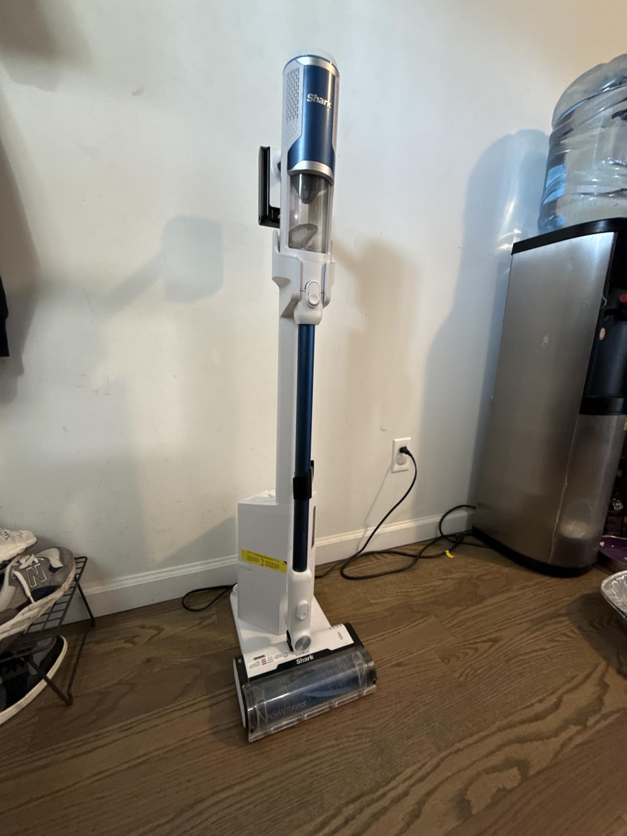 Shark Clean & Empty Cordless Stick Vacuum, White & Blue, BU3523 customer photo 2