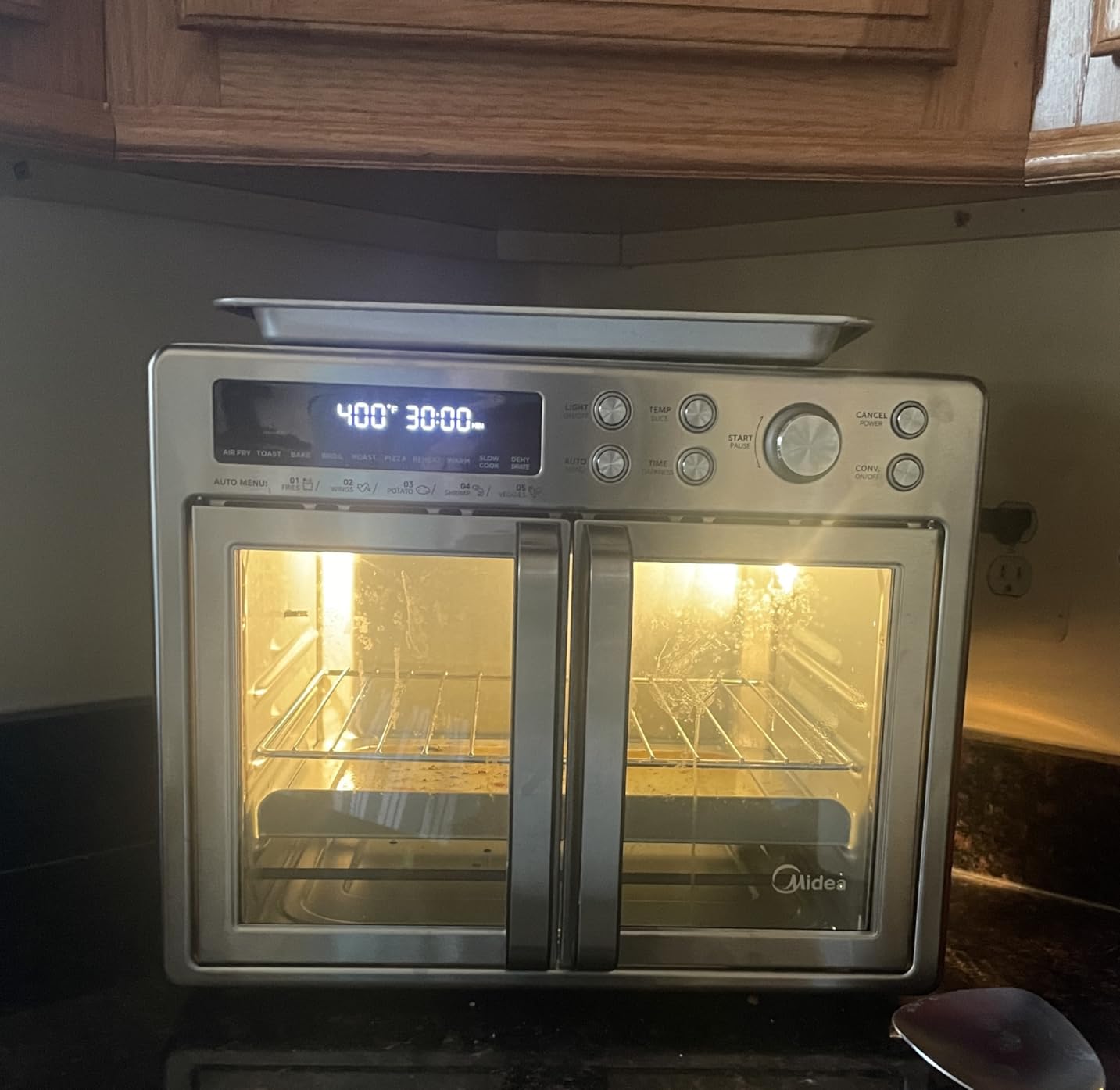 Midea Flexify Classic French Door Toaster Oven Air Fryer Combo, 26.4 QT customer photo 2