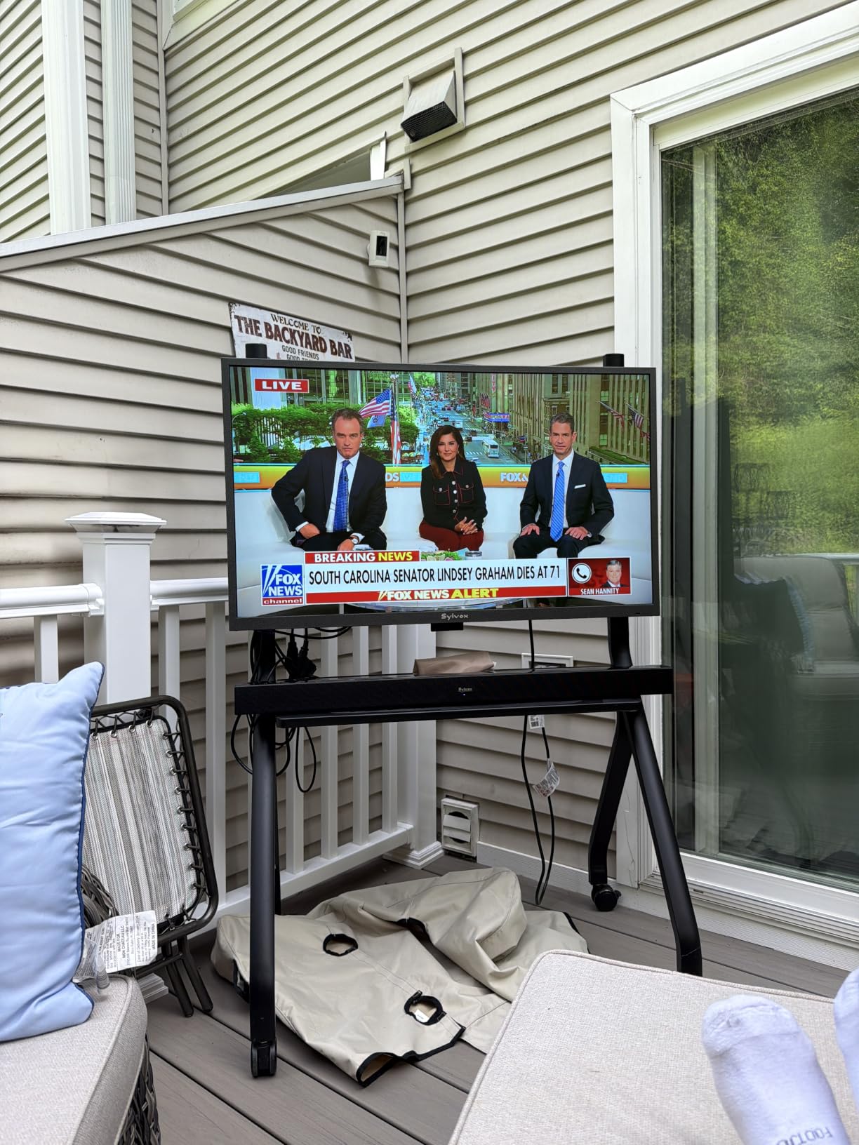 SYLVOX Outdoor TV, 43 inch Full Sun Outdoor TVs, Premium 2000 Nit, Waterproof | Clear in Sunlight, IP56 Weatherproof, 4K HDR10, Dolby Vision & Atmos, Google TV, for Poolside & Commercial Use (Pool Pro 3.0) customer photo 2