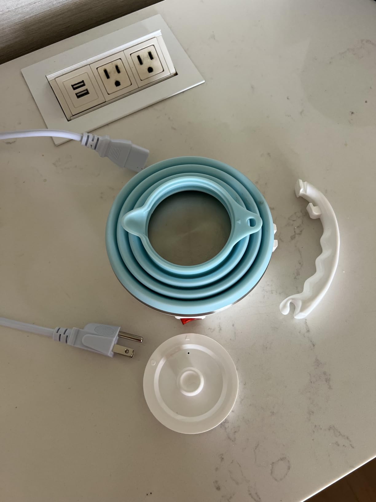 Travel Electric Kettle Small, Portable Travel Kettle Electric, Collpasible Electric Kettle, Food Grade Silicone Tea Kettle, Ultra-thin Foldable, Auto Shut off and Keep Warm, 110V 555ml (Blue) customer photo 1