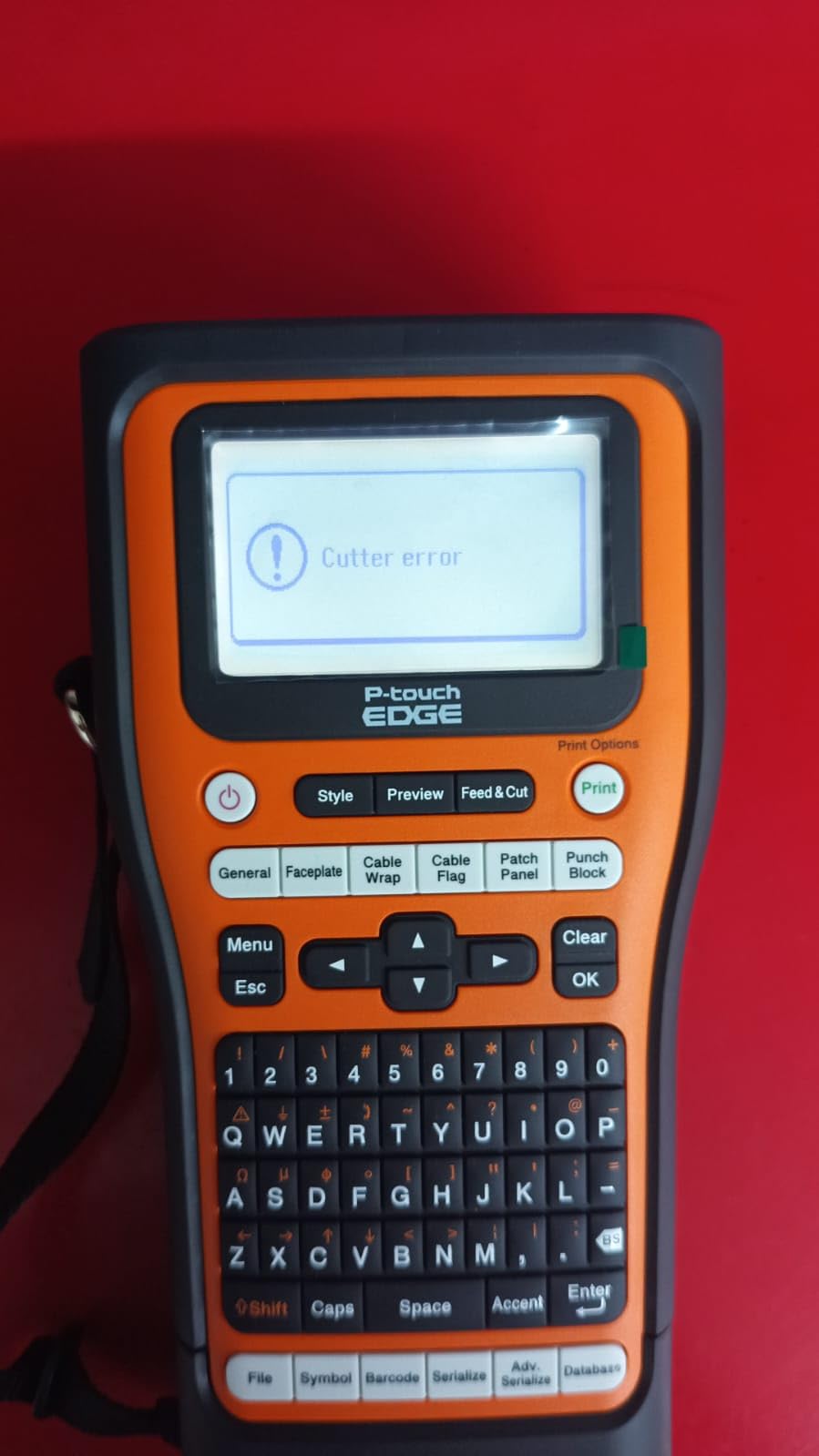 PT-E560BT Industrial Label Printer Bluetooth Cutter | Advanced handheld label printer with Bluetooth, dual cutter, and support for 24mm labels customer photo 2