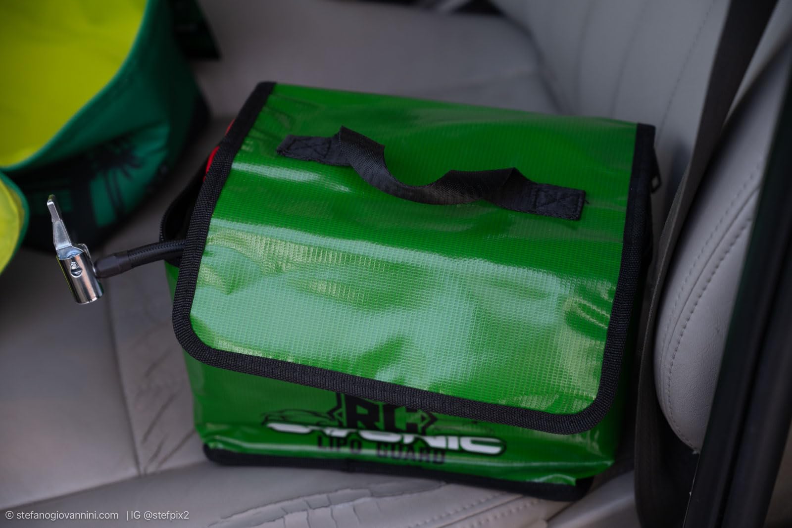 GOOLOO A3 12V 3000A Portable Jump Starter with Air Compressor customer photo 1