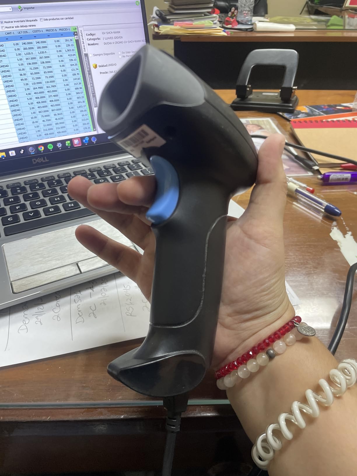 1D 2D QR Barcode Scanner Wireless, Handheld Cordless Bar Codes Reader customer photo 2