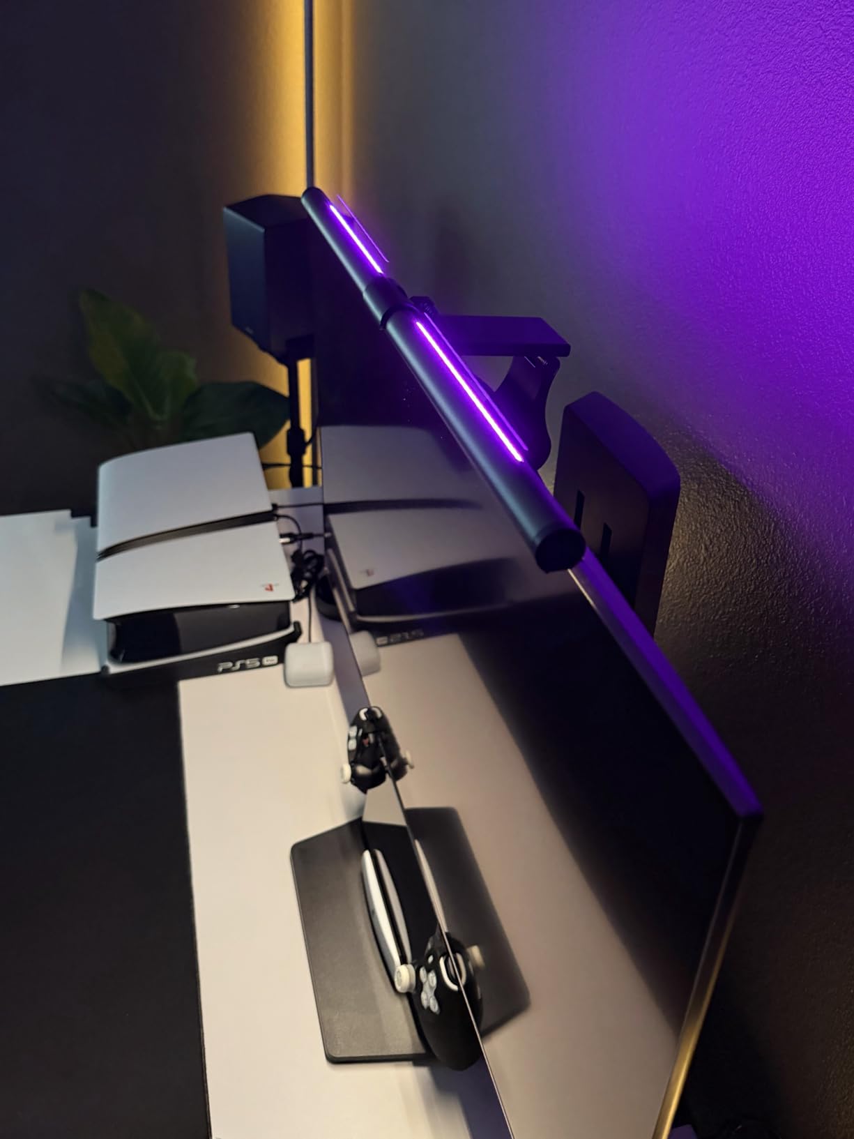 Quntis RGB Monitor Light Bar with Remote, Flat Curved & Ultrawide Fits customer photo 2