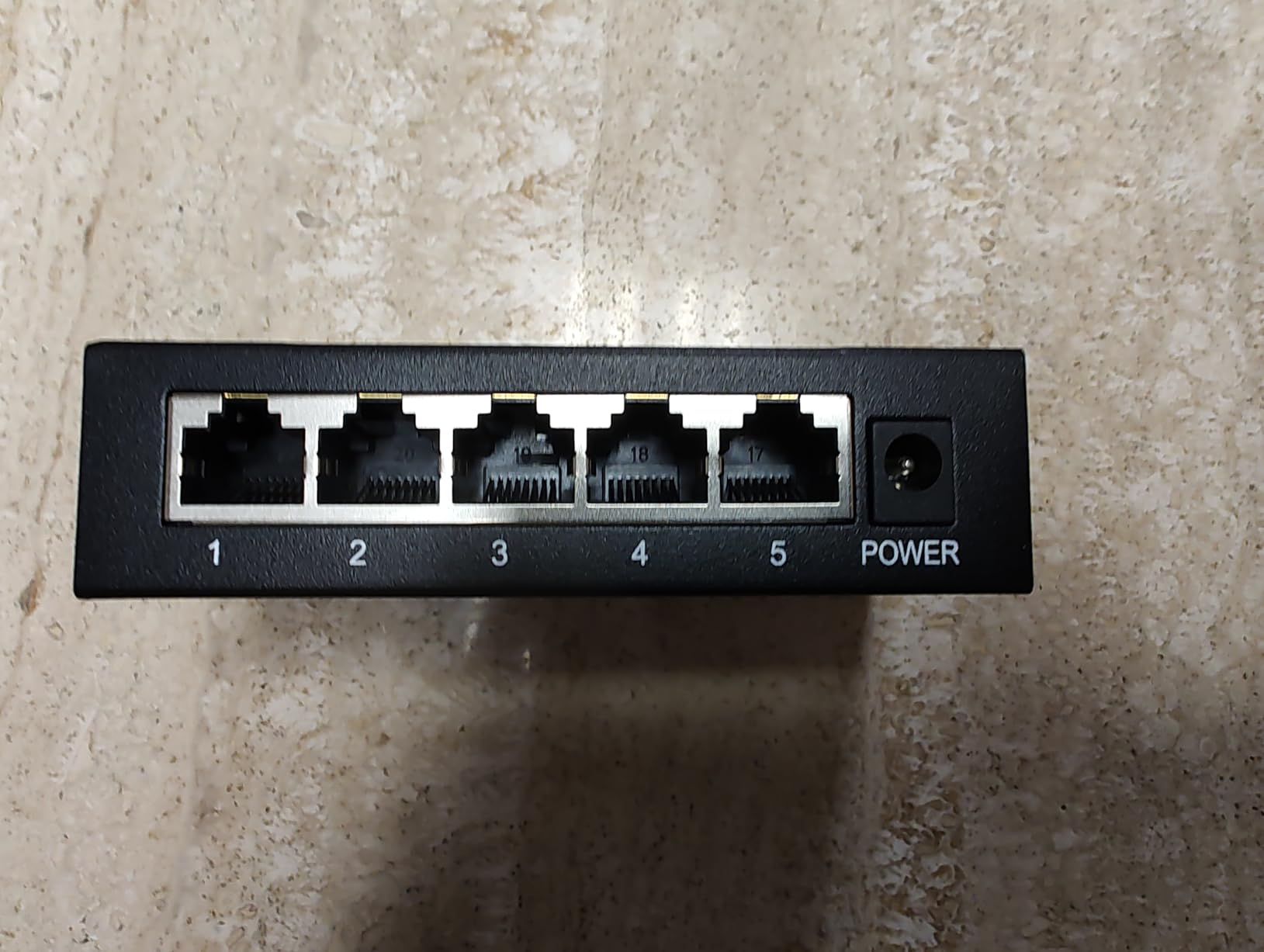 24 Port 2.5G PoE Switch Unmanaged with 24 Port 2.5Gb Base-T PoE+@400W + 2 x 10G SFP+ Uplink, NICGIGA 26 Port 2.5Gbe IEEE802.3af/at Power Over Ethernet Switch, Support WiFi6 AP, NAS, 4K PoE Camera NVR. customer photo 2