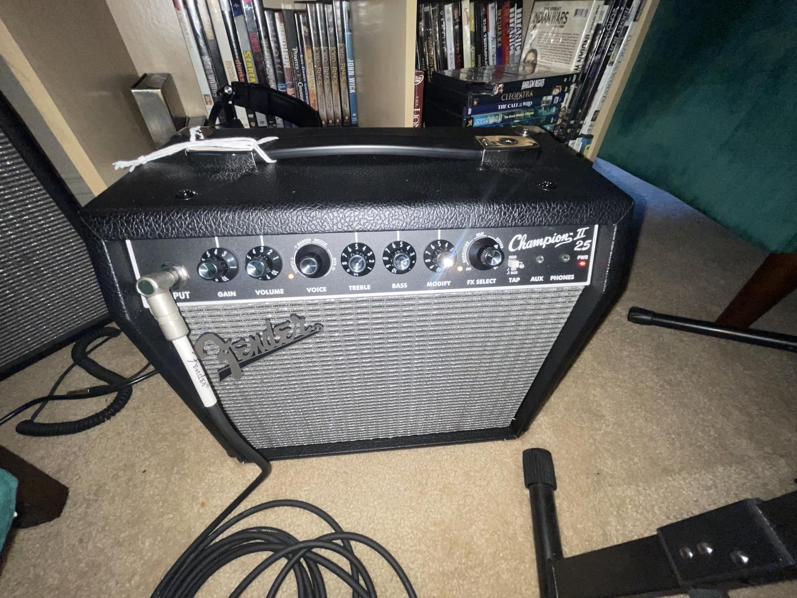 Fender Champion II 25 Watt Electric Guitar Combo Amp, Speaker, USB & Aux | 25 Watt Combo Amp with 8 Speaker, Multiple Amp Voicings, Reverb/Delay/Chorus Effects, USB and Aux in customer photo 1