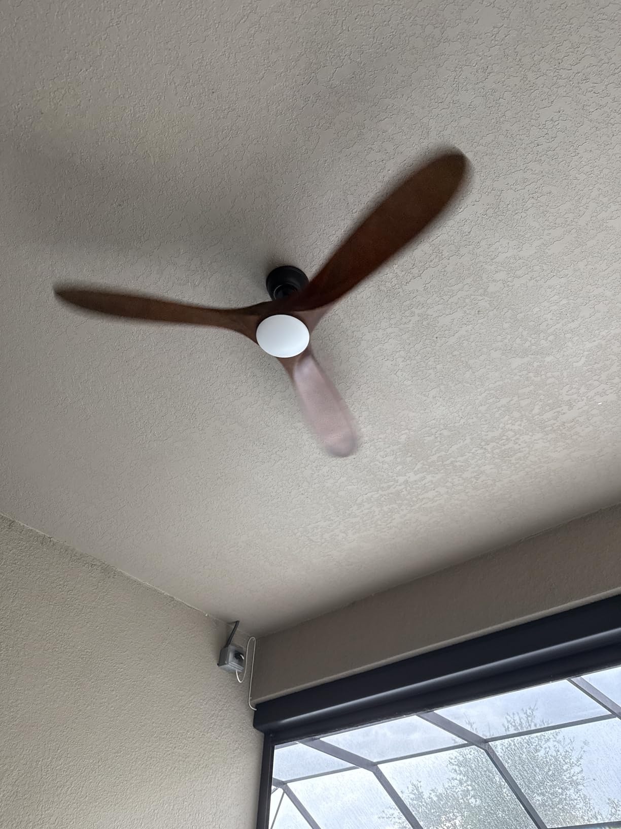 Haipeel 60 Inch Outdoor Ceiling Fans with Lights, Solid Wood Propeller 3 Blades Ceiling Fans with Lights and Remote Control Outdoor Fan for Patios Indoor, High CFM ETL Listed, Dark Walnut customer photo 2