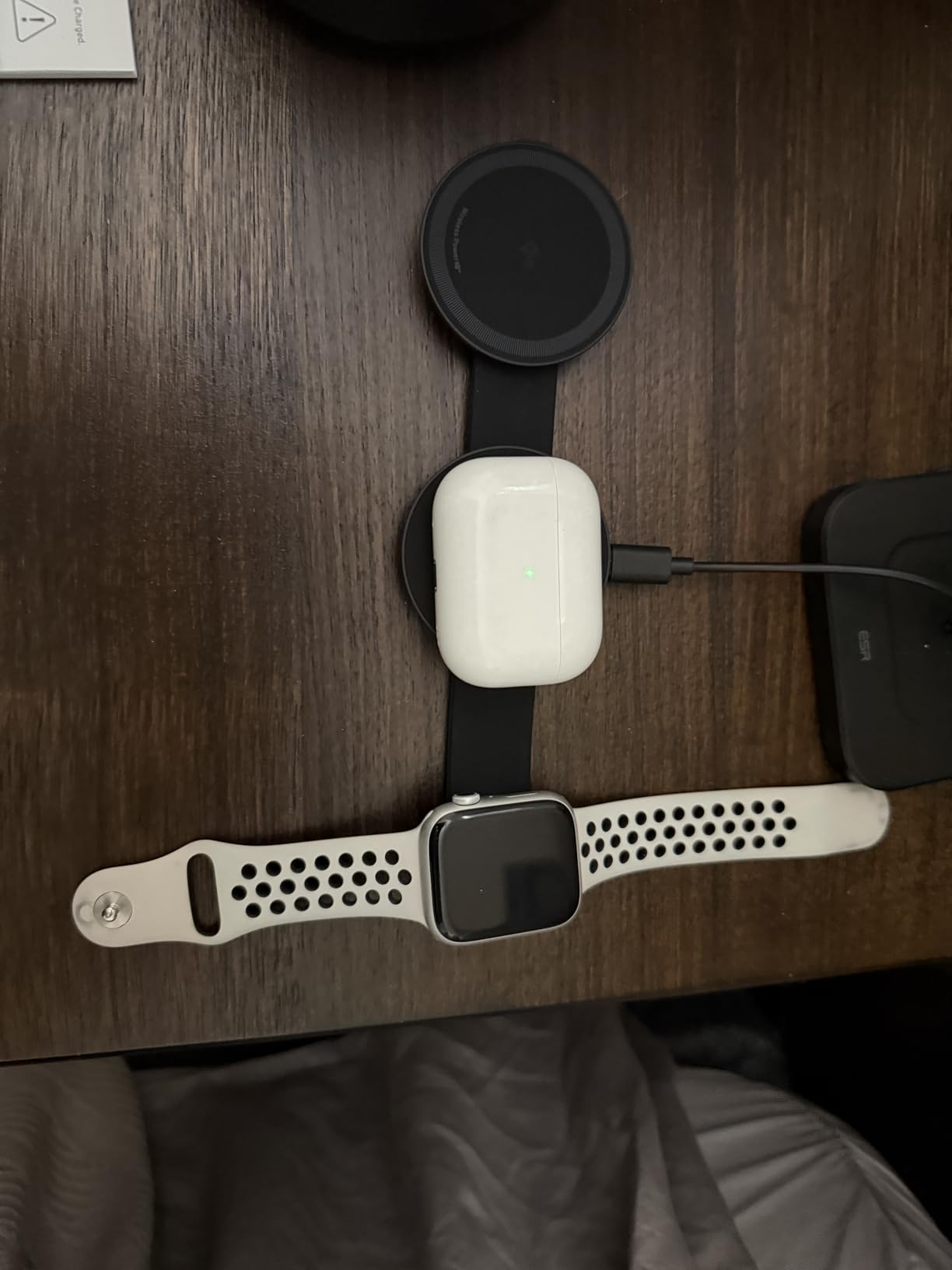 Anker MagGo UFO 3-in-1 MagSafe Compatible Qi2 15W Charging Station customer photo 1