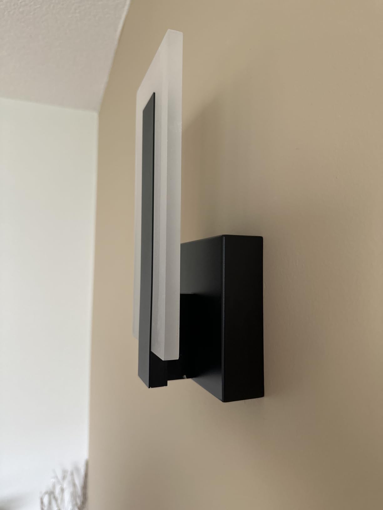 Joosenhouse Modern LED Wall Sconces Up and Down Wall Mount Light Black 3000K Warm White Wall Lights Set of 2, Indoor Wall Lighting for Hallways, Bedrooms, Hallways, Living Room Indoor Wall Lights customer photo 2