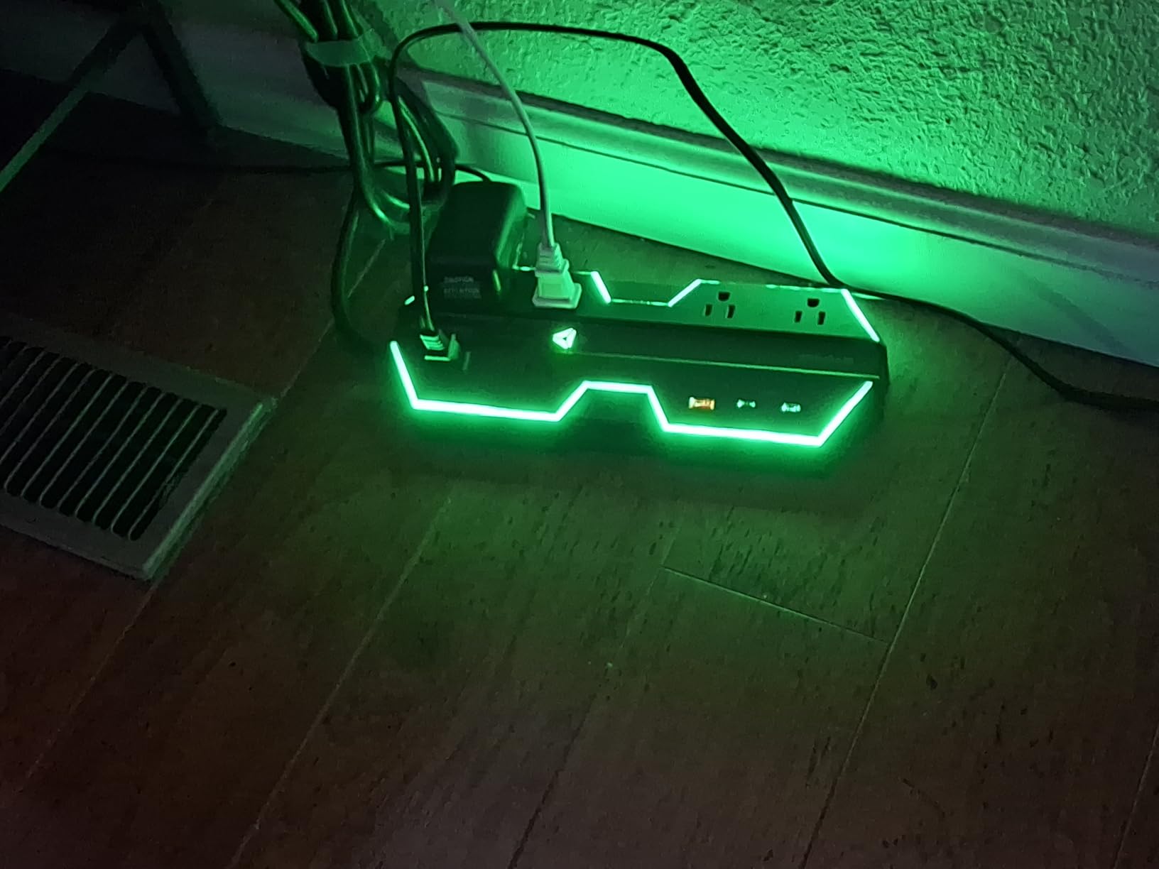 4000J Gaming Surge Protector Power Strip with USB Ports | RGB Lighting, PD 20W Fast Charging, 6 Wide-Spaced Outlets, Designed for Gaming PC, Desk Setup, Home and Office customer photo 2