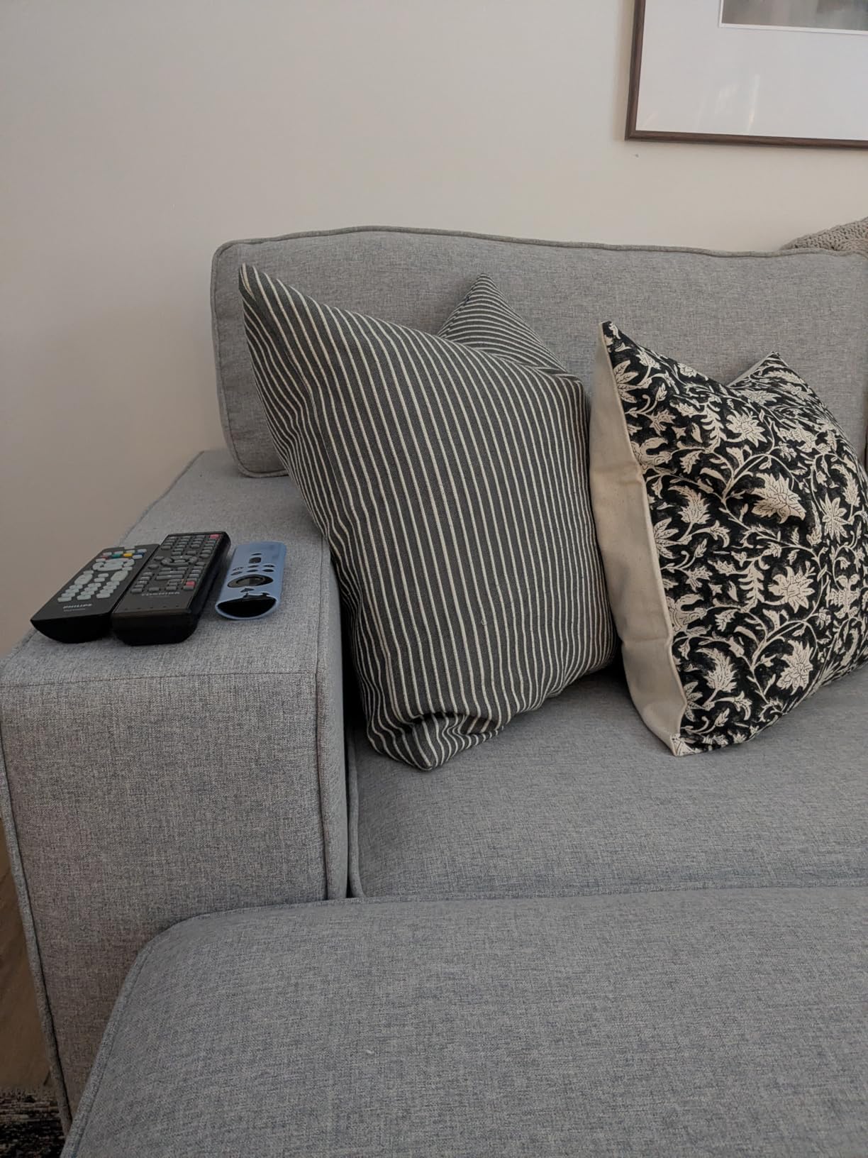 Legend Vansen Oversized Modular Sectional Sofa,U/L‑Shaped Reversible Couch with Ottoman,Deep Seat Plush Polyester Sofa for Living Room,8‑Seater,Dark Grey customer photo 2