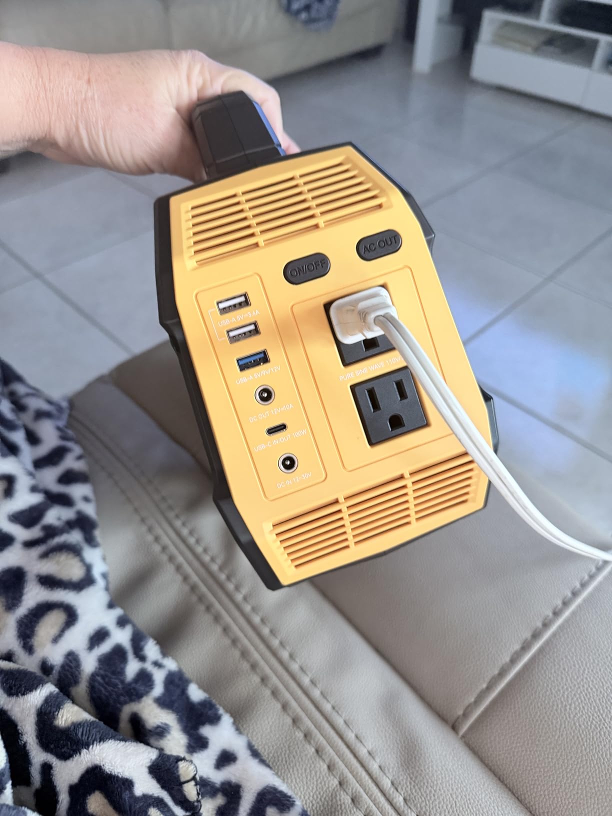 VTOMAN FlashSpeed 300 Portable Power Station, 300W 230Wh LiFePO4 Battery, 3000 Life Cycles, 600W peak, 100W PD USB-C, Fast Charge, 6 Outputs, Outdoor Camping, Home Backup, RV, Off-Grid customer photo 1