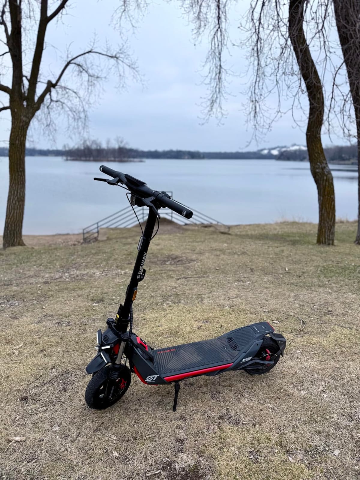 Segway ZT3 Pro Electric Scooter, Up to 24.9 MPH, 43.5-Mile Range | 1600W peak motor, dual suspension, Flash Charge, off-road design for adults, and UL 2272 and UL 2271 certification customer photo 1