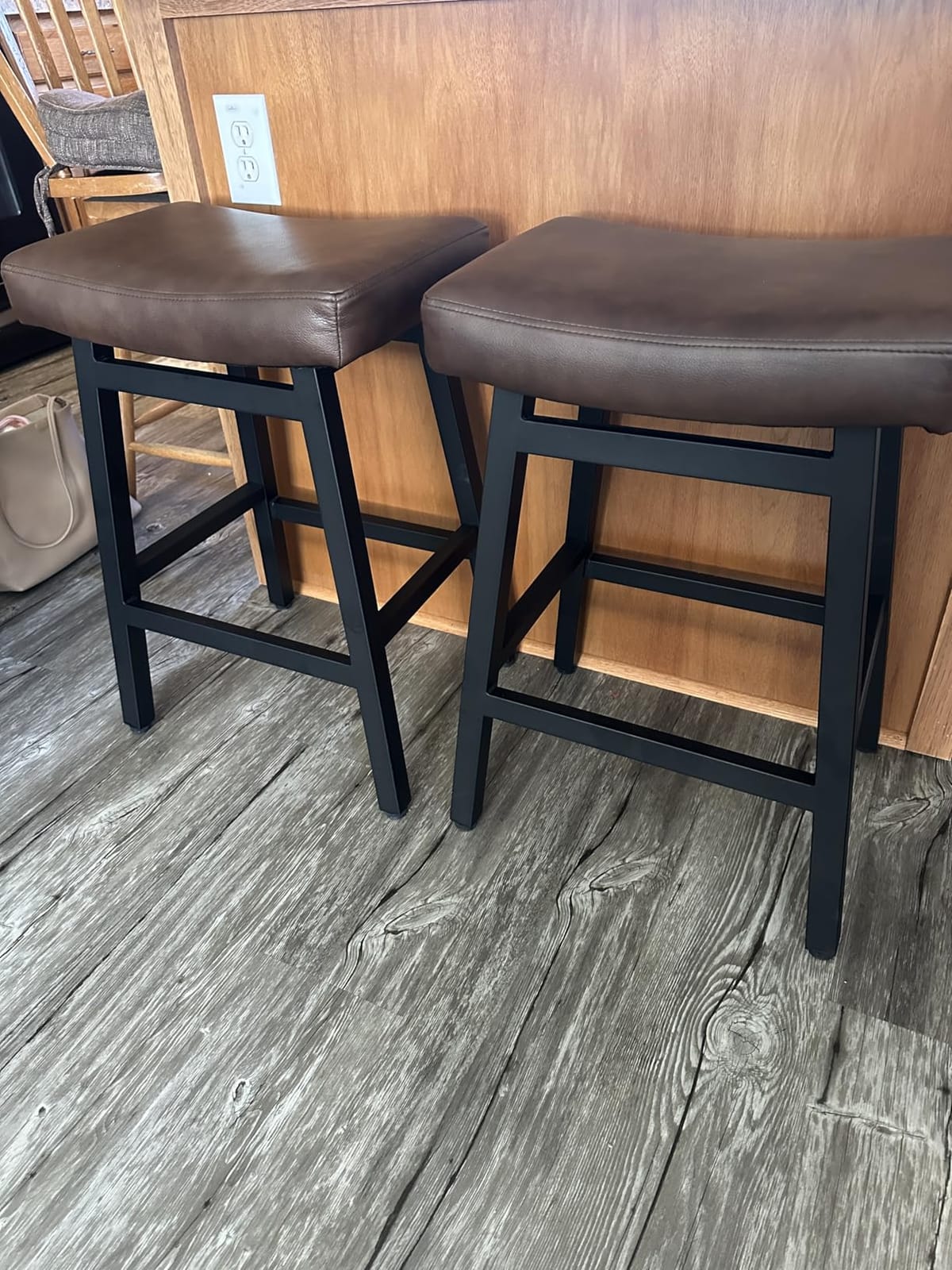 Raynesys 24 Inche Bonded Leather Counter Height Bar Stools Set of 2 Curved customer photo 1