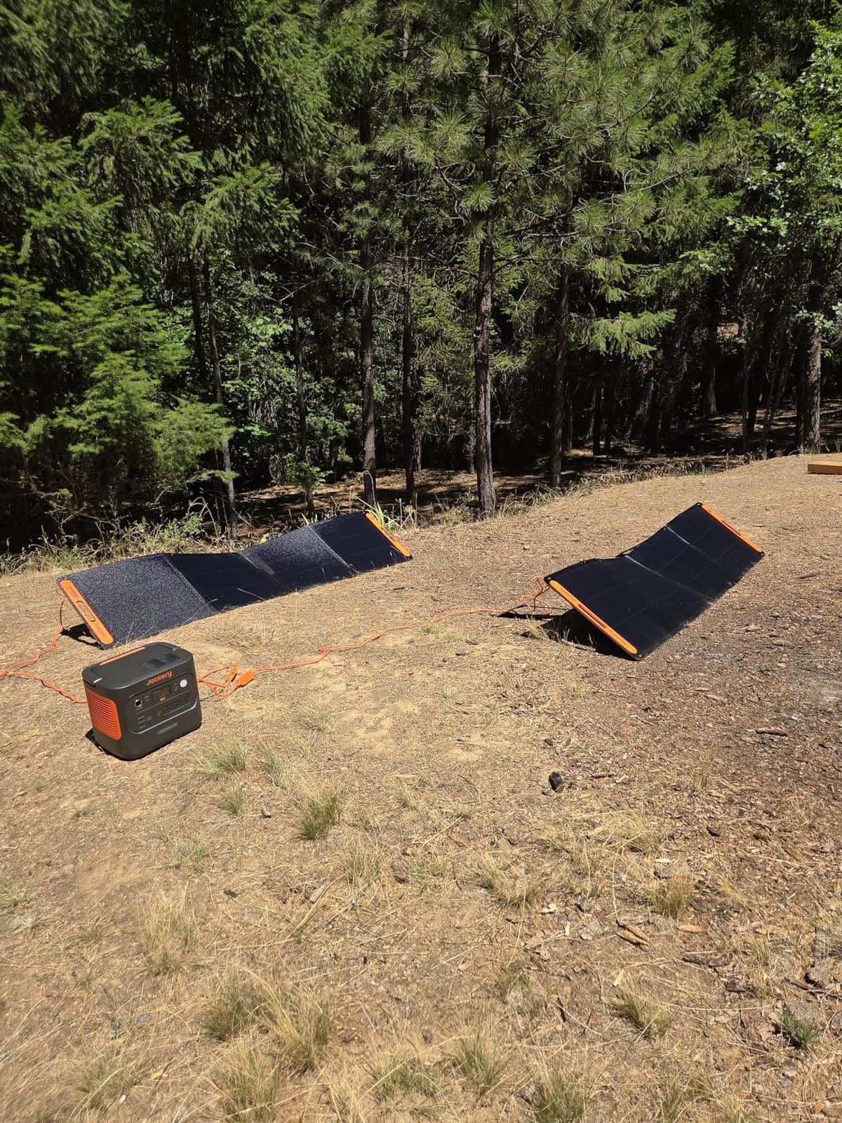 Jackery Explorer 2000 v2 and 2x200W Solar Panels, 2042Wh, 2200W AC Output, LiFePO4 Battery, 20ms UPS, USB-C PD 100W Fast Charging, Solar Generator for Power Outages, Emergencies, Camping customer photo 2