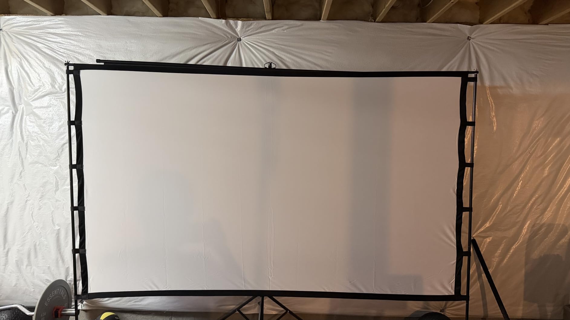 STWUI Outdoor-Projector-Screen-with-Stand - 120 inch Portable Projector Screen Indoor Outdoor Projector Screens 16:9 4K HD Lightweight Movie Screen with Carry Bag for Backyard Movie Night customer photo 1