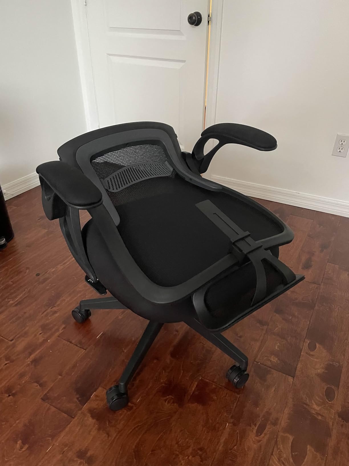 Tervo Model U - Folding Office Chair - Ergonomic Design for Small Spaces | Folding desk chair with breathable high-rebound mesh, flip-up arms and lumbar support for home office, study and gaming customer photo 1