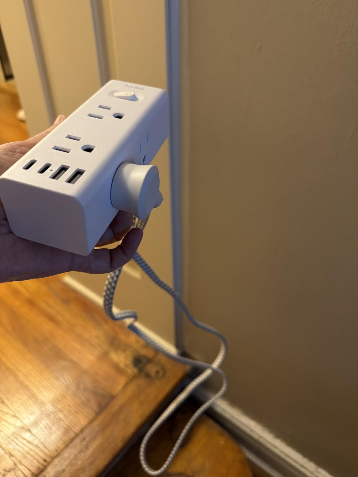 One Beat Power Strip Surge Protector, 1Ft Short Extension Cord Flat Plug | 6 Outlets with 4 USB Ports (2 USB C), Wall Mount Small Power Strip for Travel, Home Office College Dorm Essentials Station customer photo 1