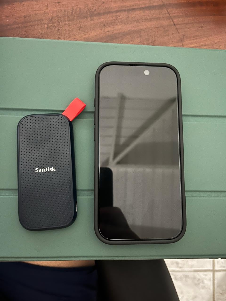 Sandisk 1TB Portable SSD, Up to 800MB/s Read Speeds, Fortnite Peely Edition customer photo 1