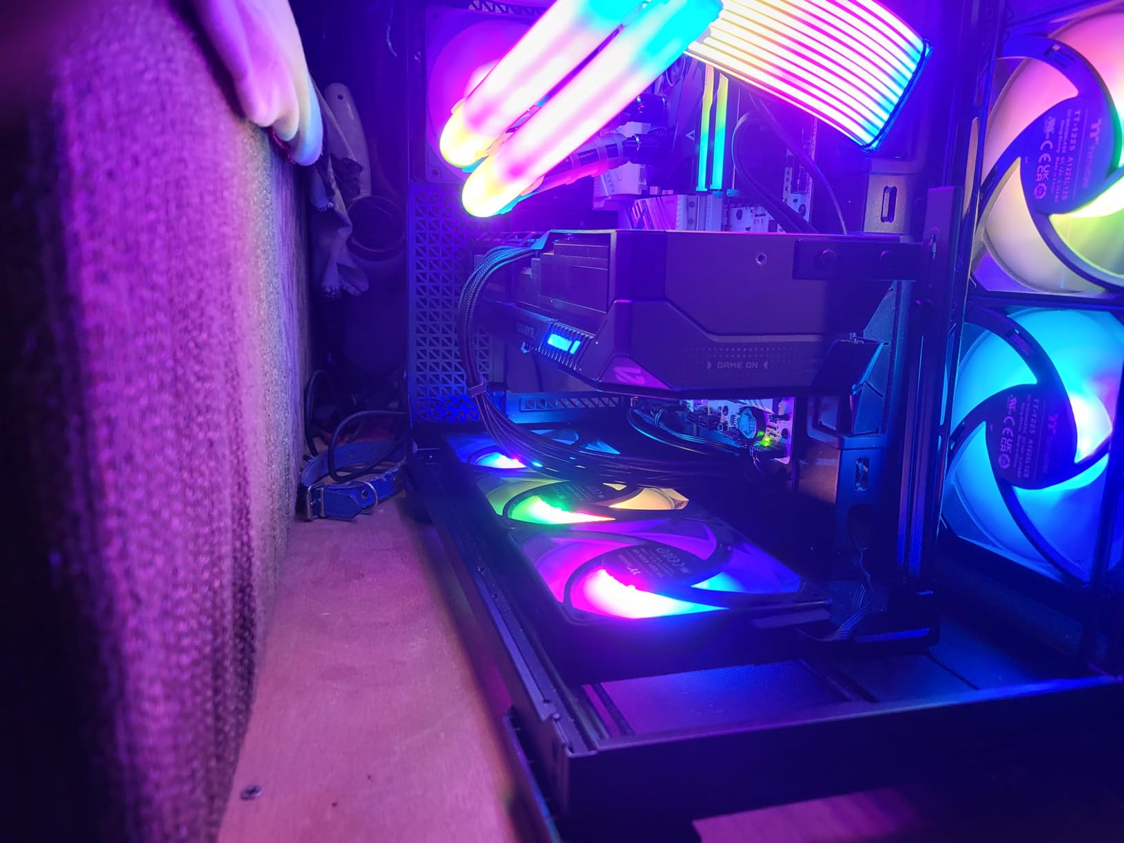 GIGABYTE GeForce RTX 5080 Gaming OC 16G Graphics Card, WINDFORCE Cooling System, 16GB 256-bit GDDR7, GV-N5080GAMING OC-16GD Video Card customer photo 1
