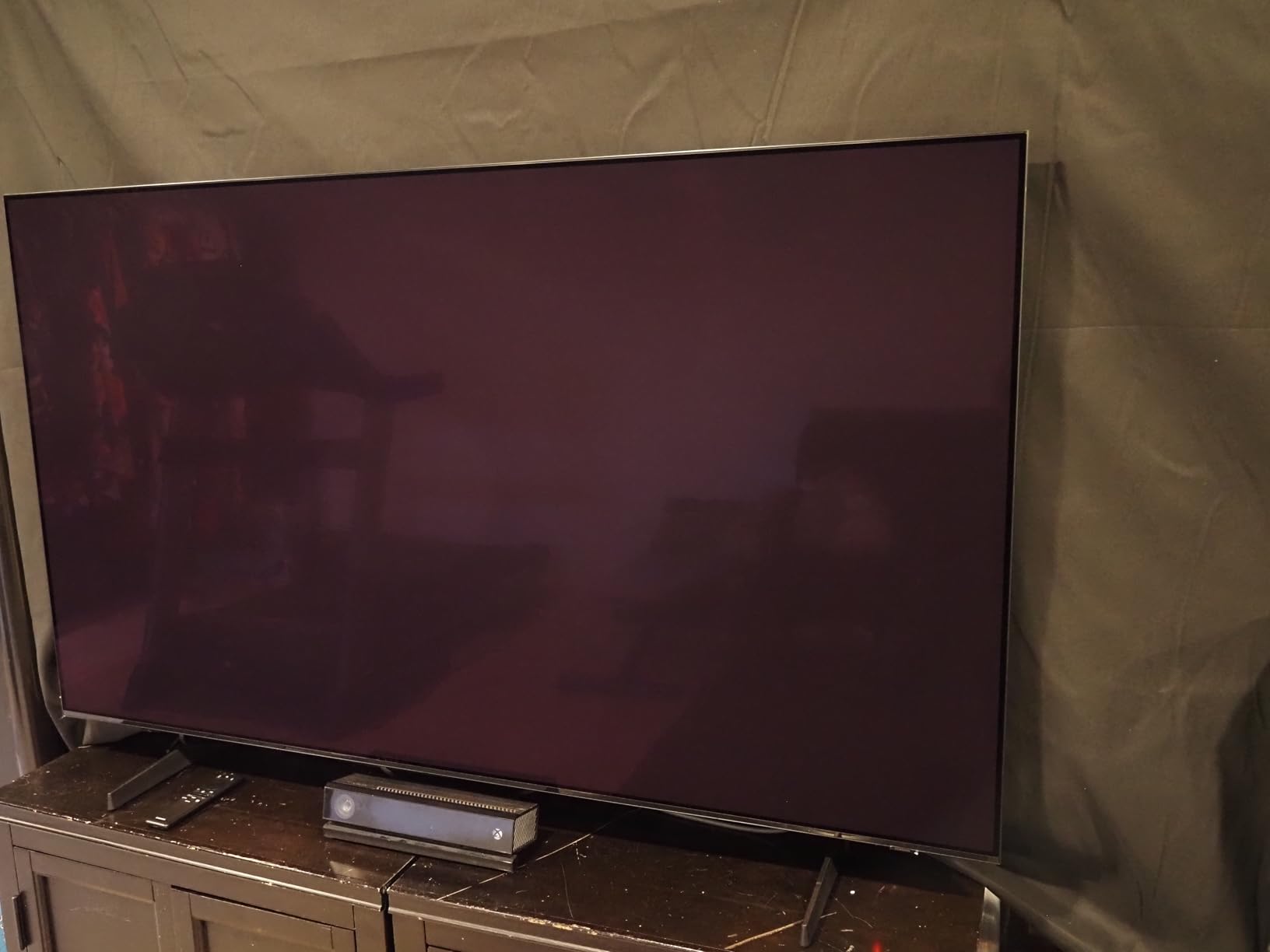 Samsung 77-Inch Class OLED 4K S85F Series, Vision AI Smart TV (2025 Model, 77S85F) Object Tracking Sound Lite w/Dolby Atmos, NQ4 AI Gen2 Processor, Contour Design, Color Booster Pro, Alexa Built-in customer photo 1