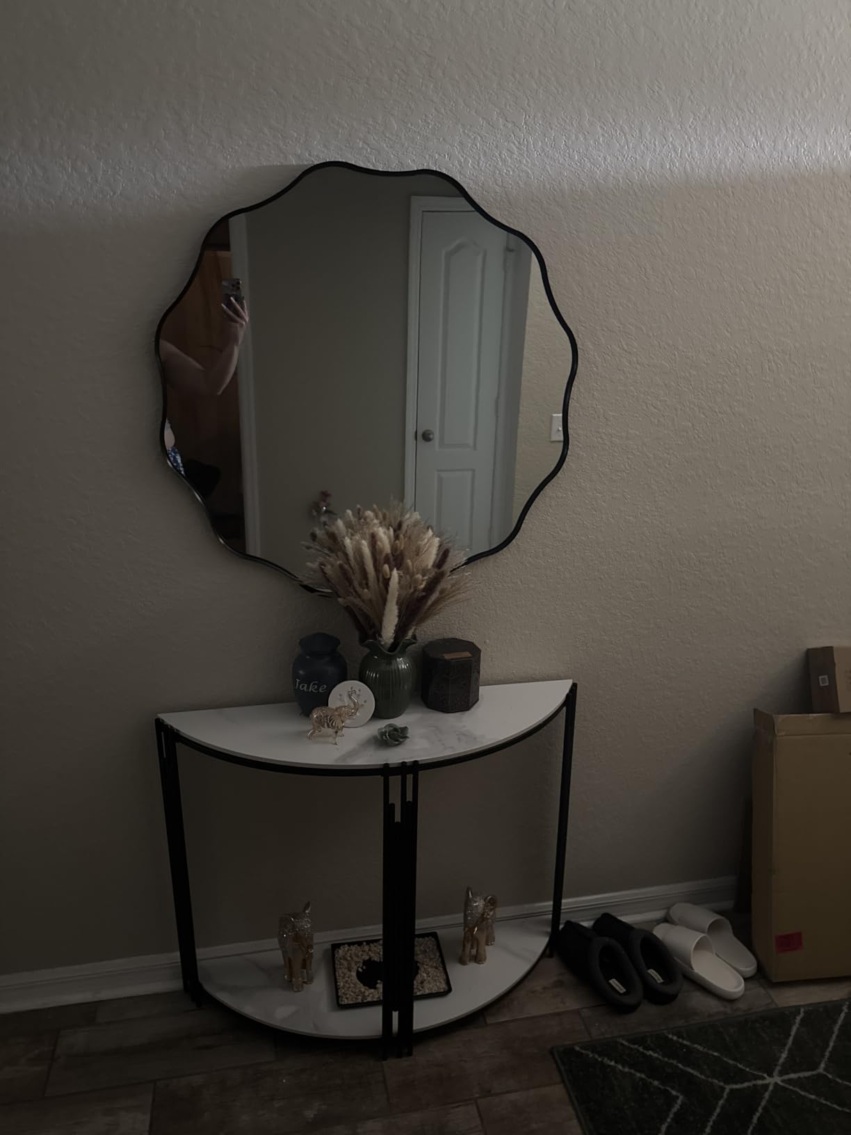 VooBang Gold Scalloped Circle Mirror, 24