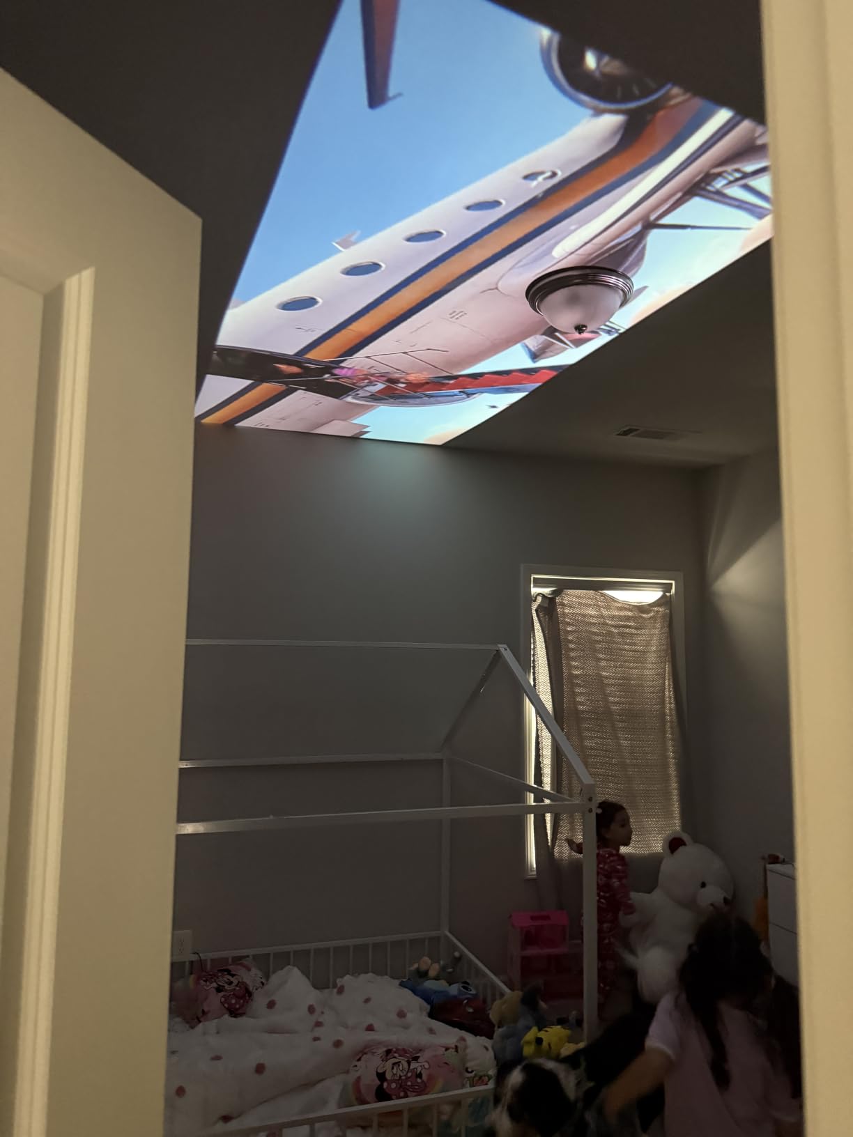 Magcubic Mini Projector with WiFi 6 and Bluetooth 5.4, Portable Projector 4K Support, 5W Soundbase Speaker, Auto Vertical Keystone 180° Rotatable Smart Proyector customer photo 1