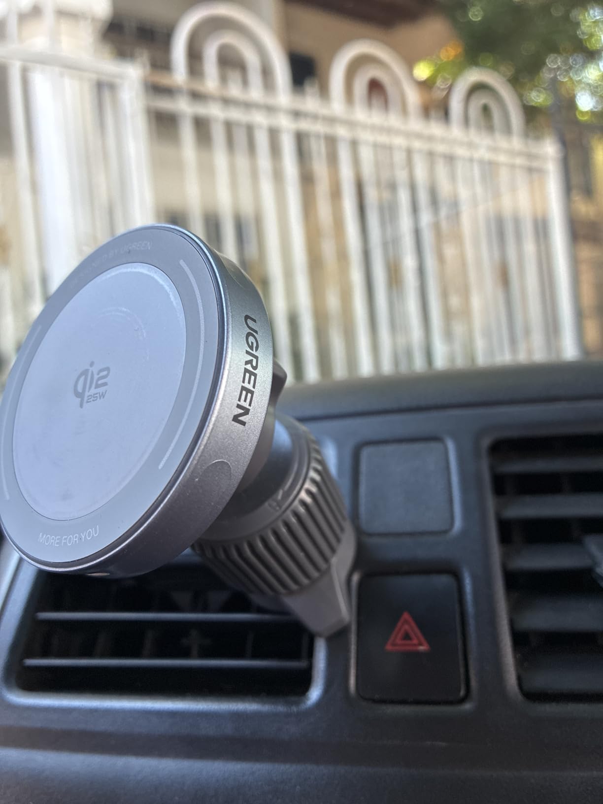 UGREEN MagFlow 25W Qi2.2 MagSafe Compatible Wireless Car Charger Mount, Air Vent Clip and Fast Power, 360° Adjustable Car Phone Holder for iPhone 17-12 Series, Includes USB-C Cable customer photo 1