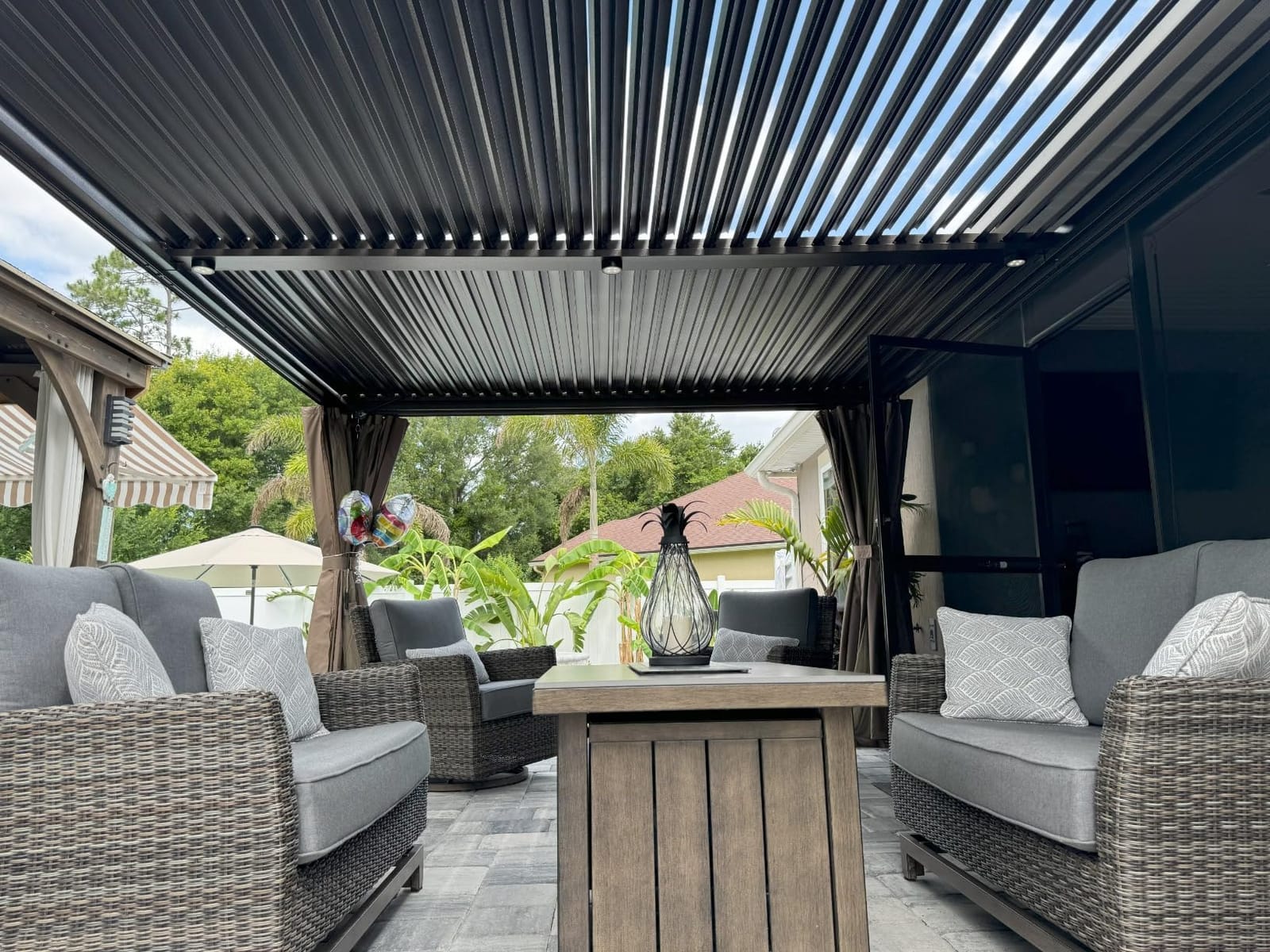Domi 10x12 Aluminum Outdoor Louvered Pergola with Curtains and Netting customer photo 2