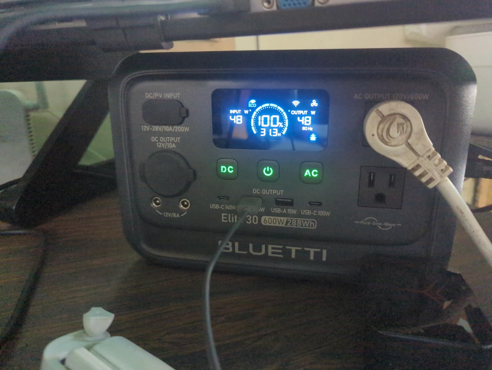 BLUETTI Elite 30 V2 Portable Power Station 288Wh 600W LFP Solar Generator customer photo 2