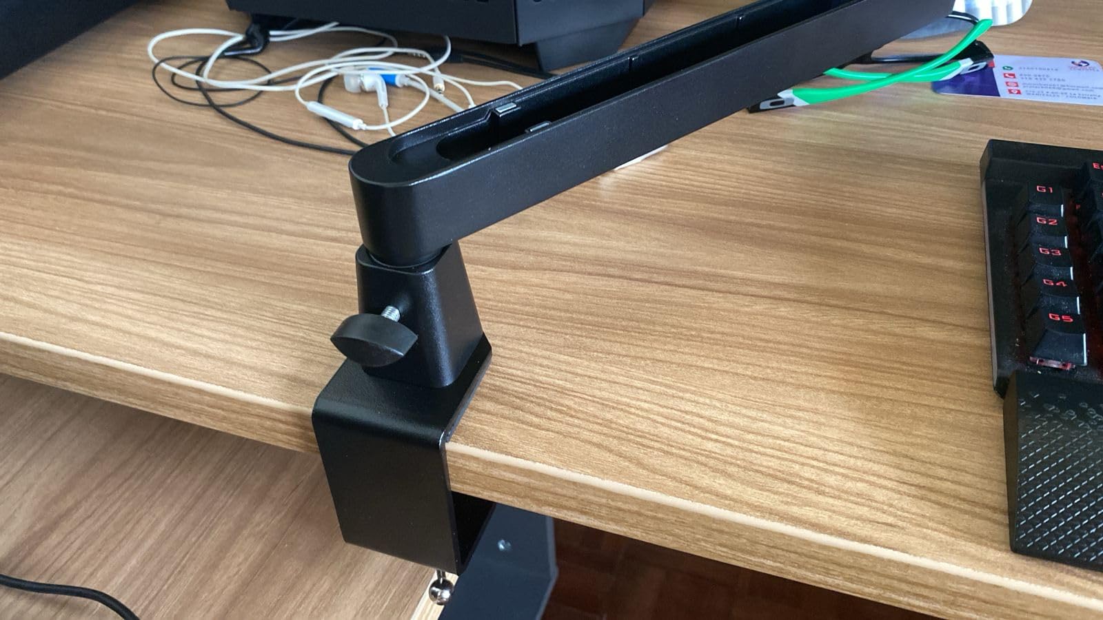 InnoGear Low Profile Mic Arm Boom Arm Microphone Stand Desk Mount, Black | for Fifine AM8 K669B Elgato Blue Yeti Shure SM58 SM7B, 3.3lb Weight Capacity, Vibration Resistant, Adjustable Angle customer photo 2